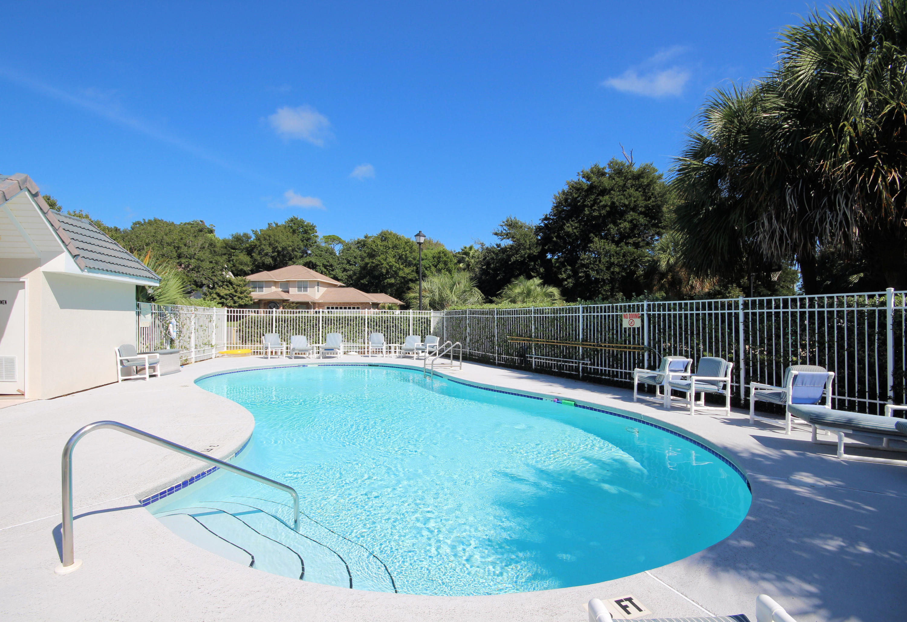 ISLANDVIEW BEACH - Residential