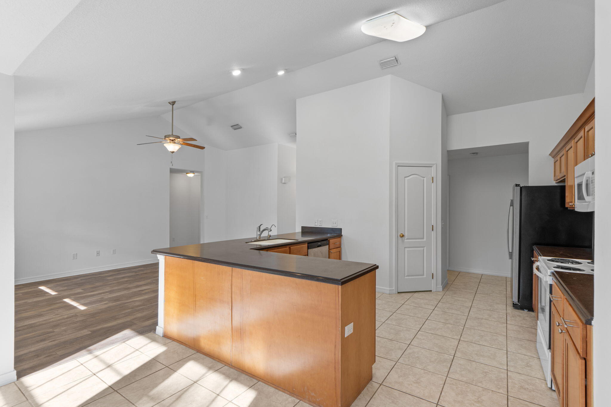 HOLLEY BY THE SEA - Residential
