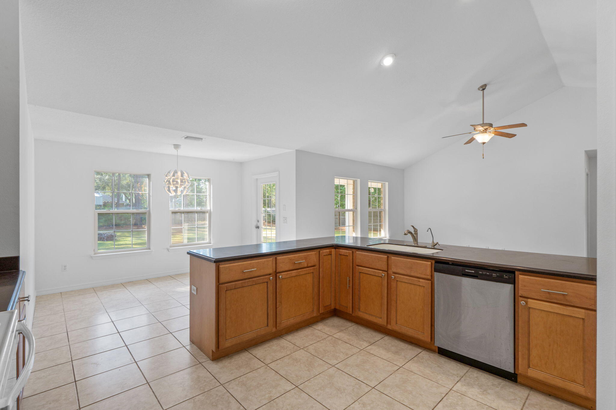 HOLLEY BY THE SEA - Residential