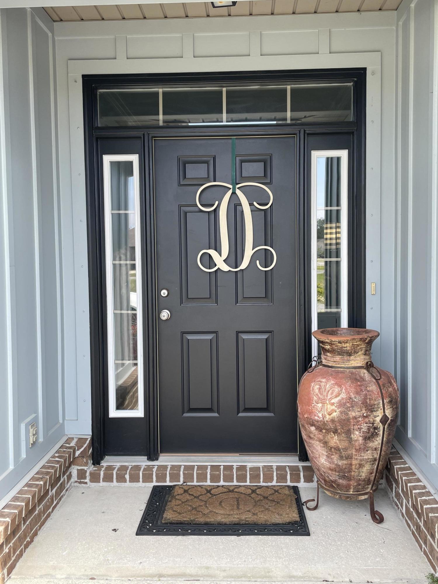 WHISPERING LAKE - Residential