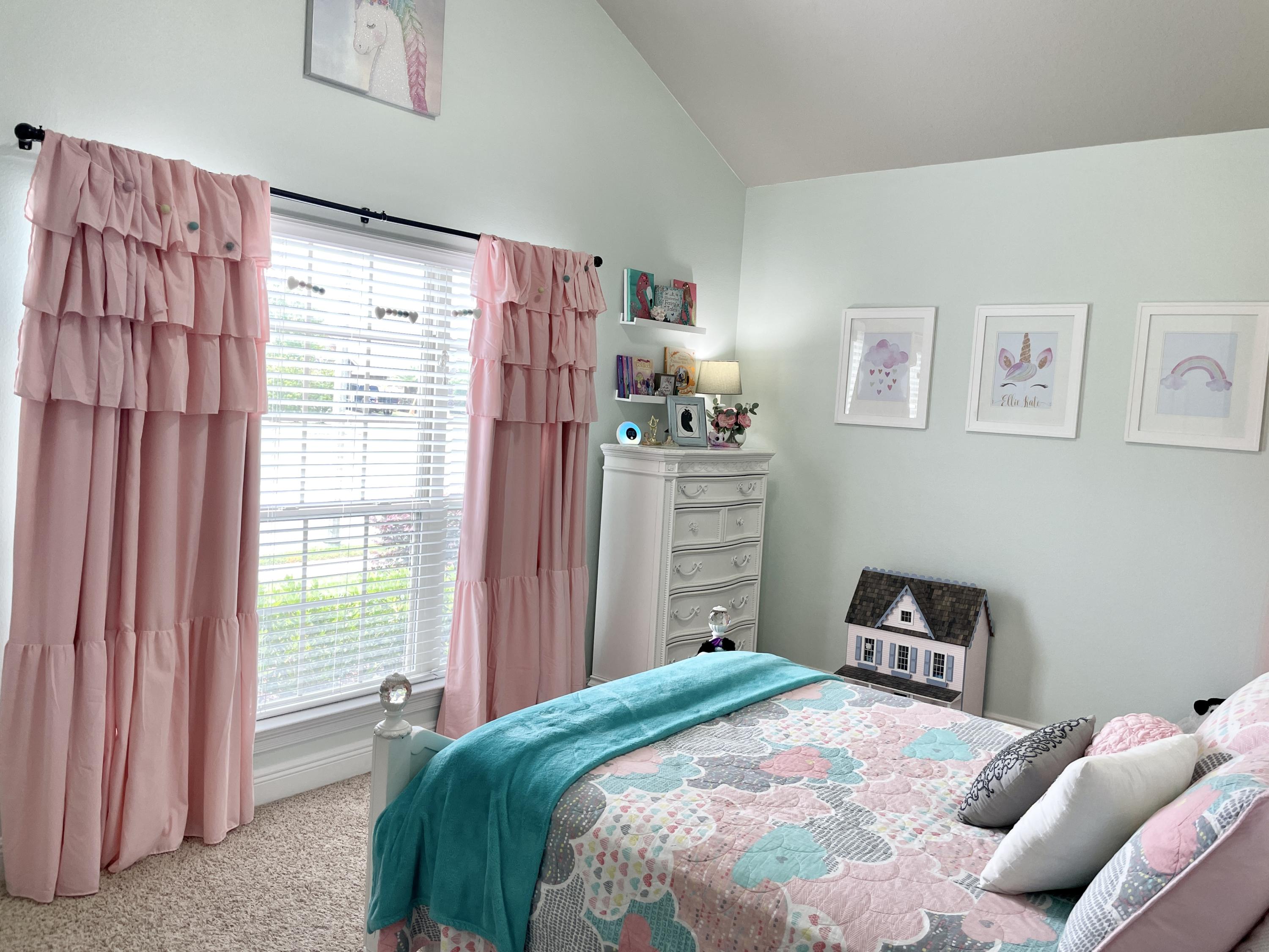 WHISPERING LAKE - Residential