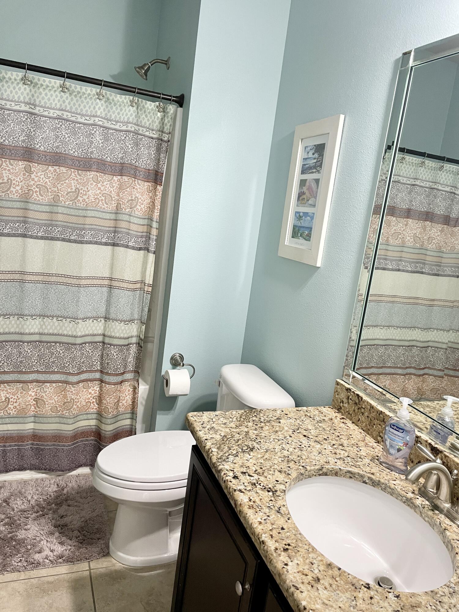 WHISPERING LAKE - Residential