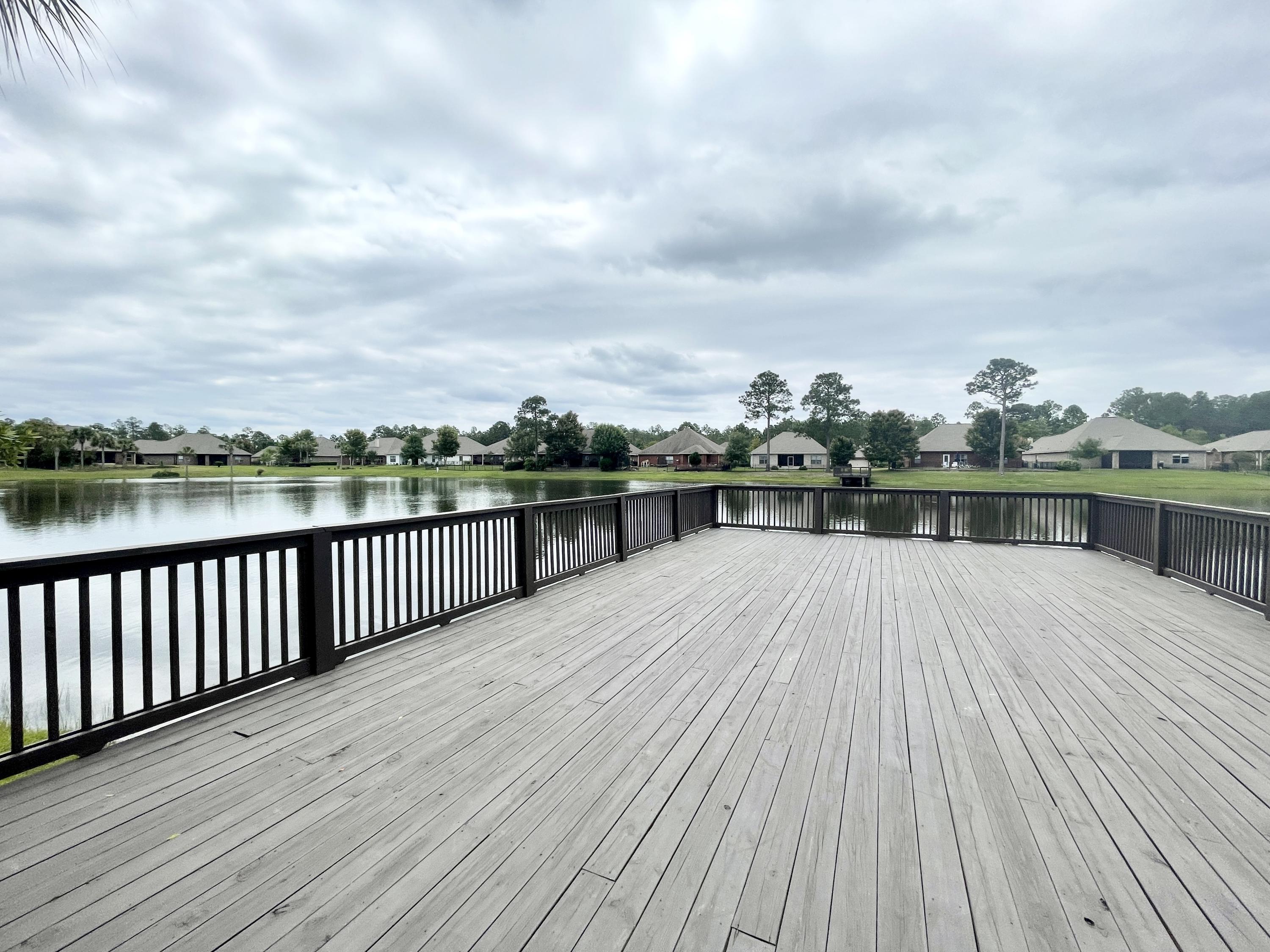 WHISPERING LAKE - Residential