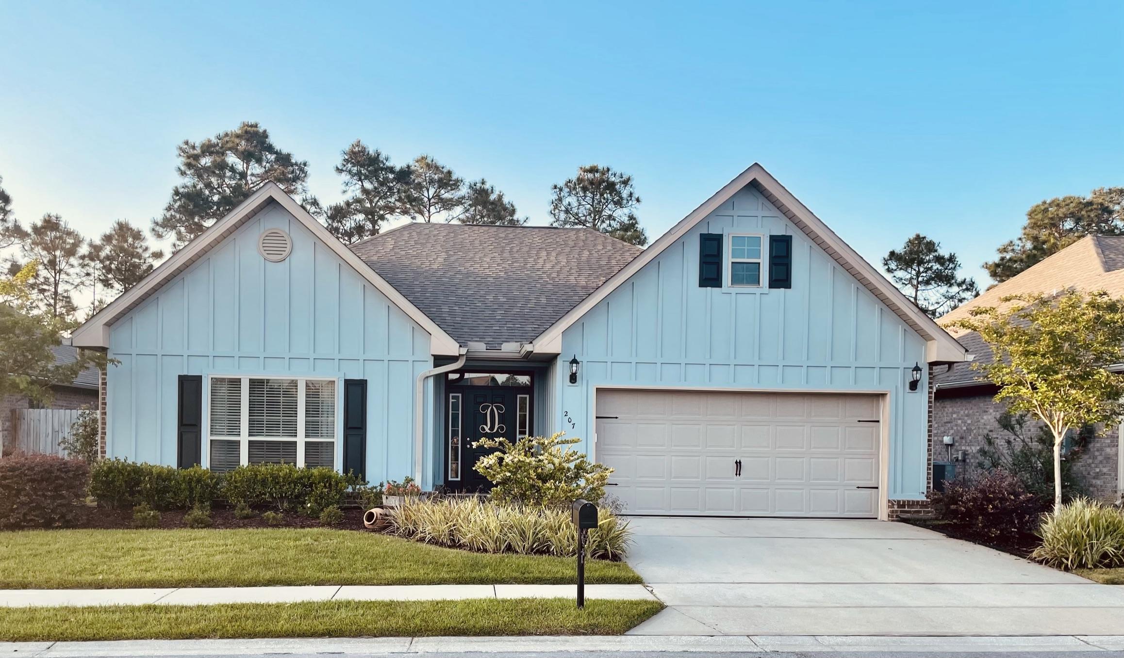 WHISPERING LAKE - Residential