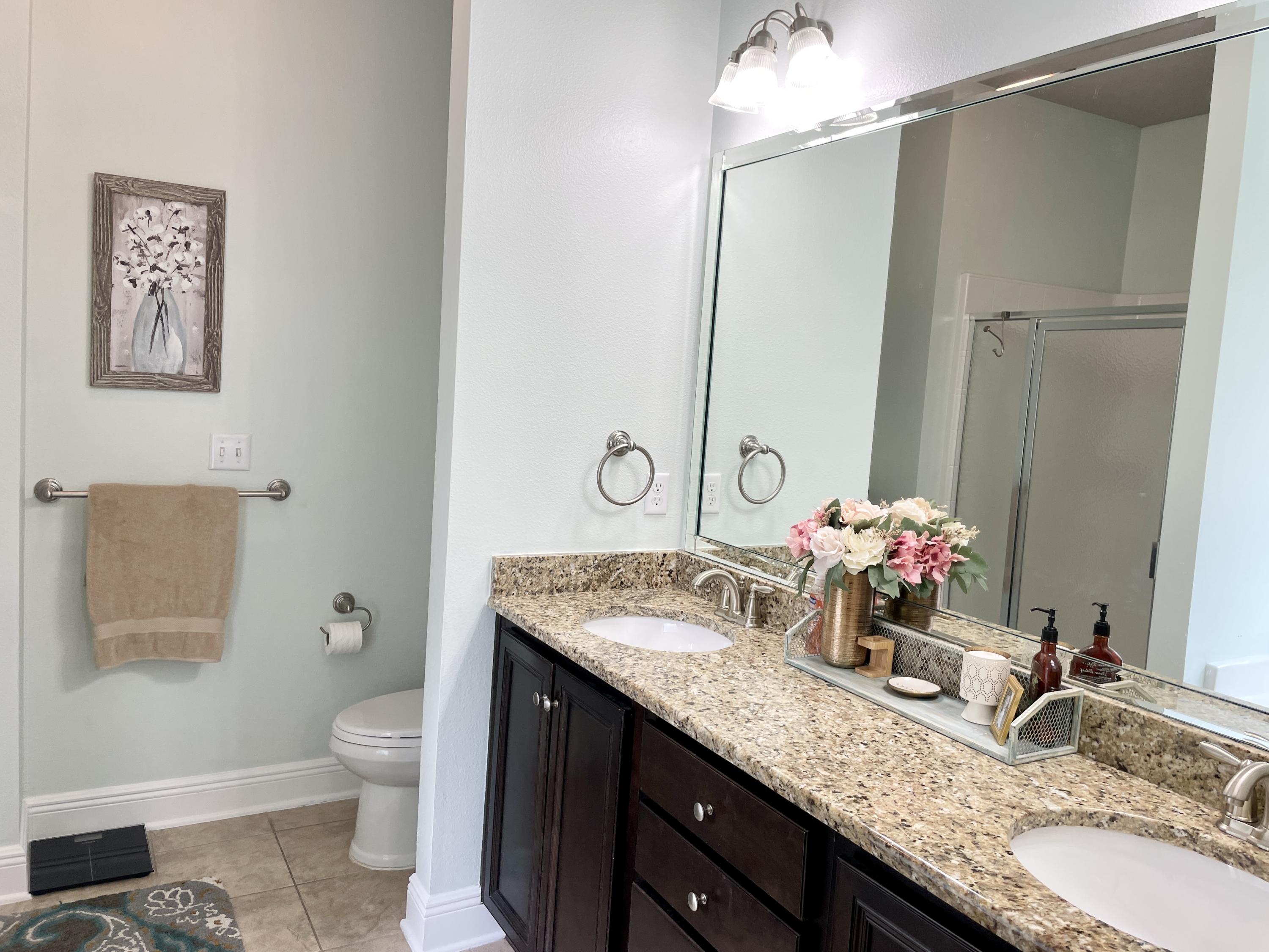 WHISPERING LAKE - Residential