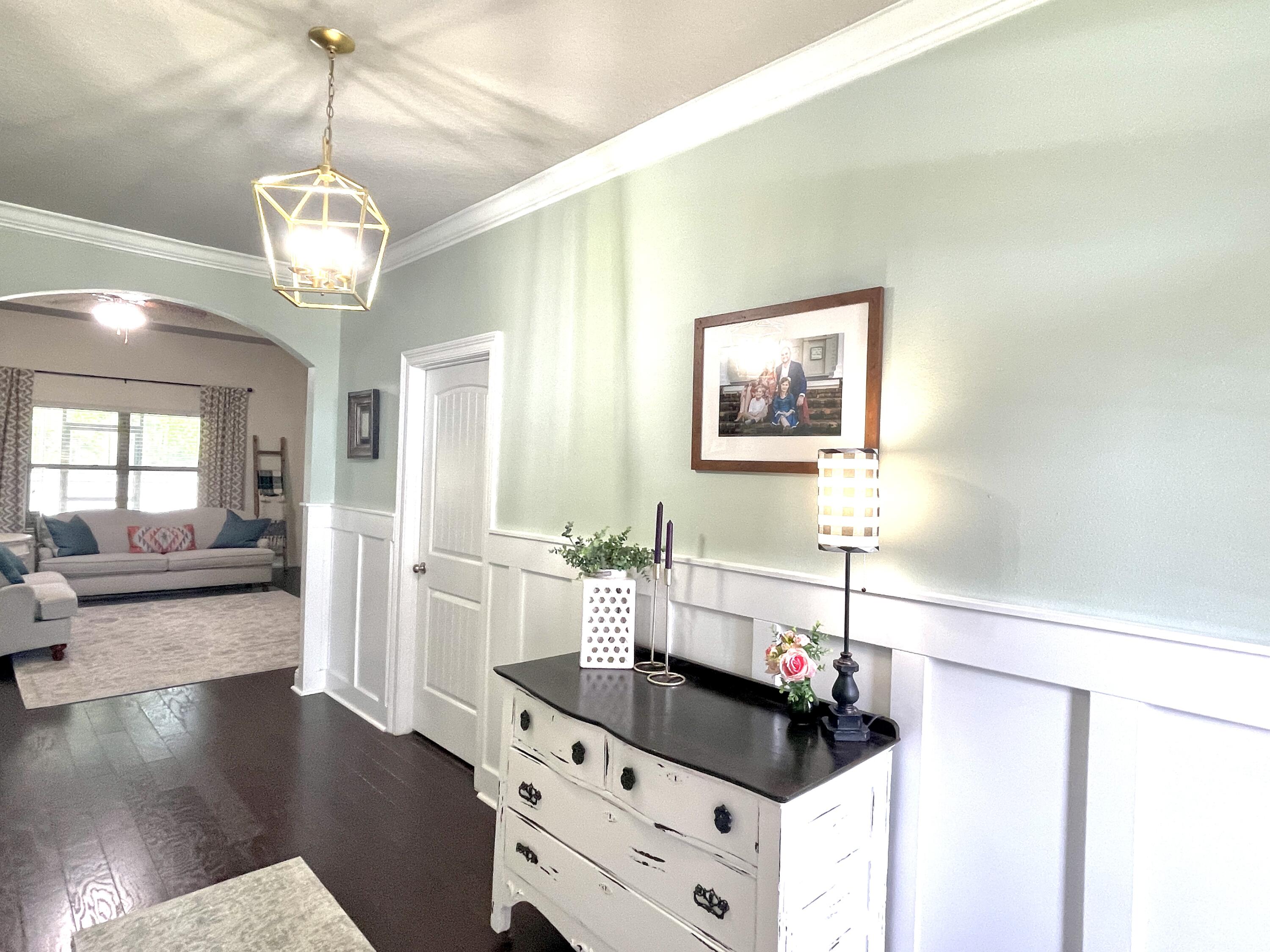 WHISPERING LAKE - Residential