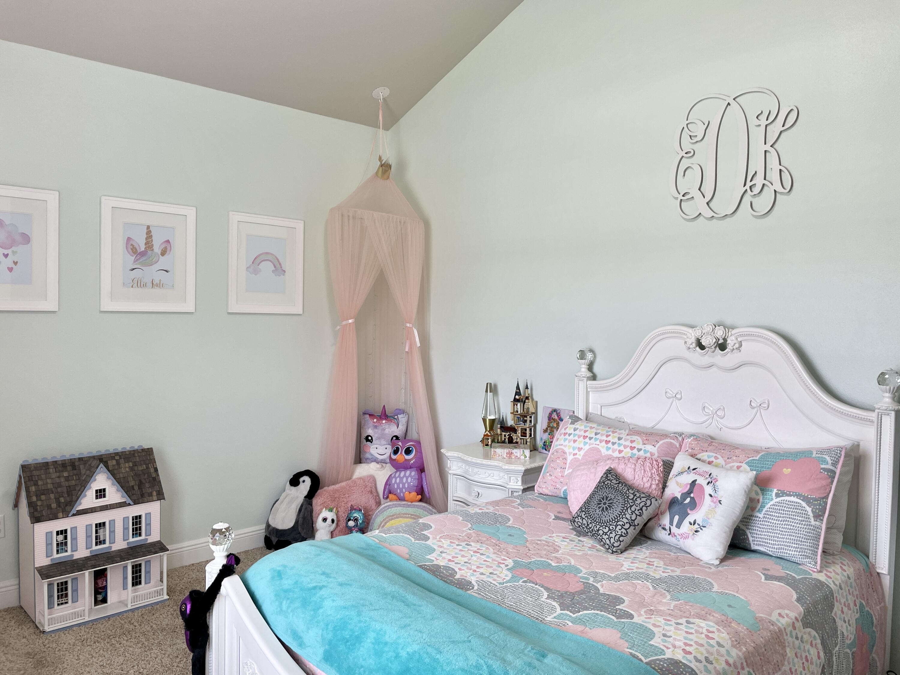 WHISPERING LAKE - Residential