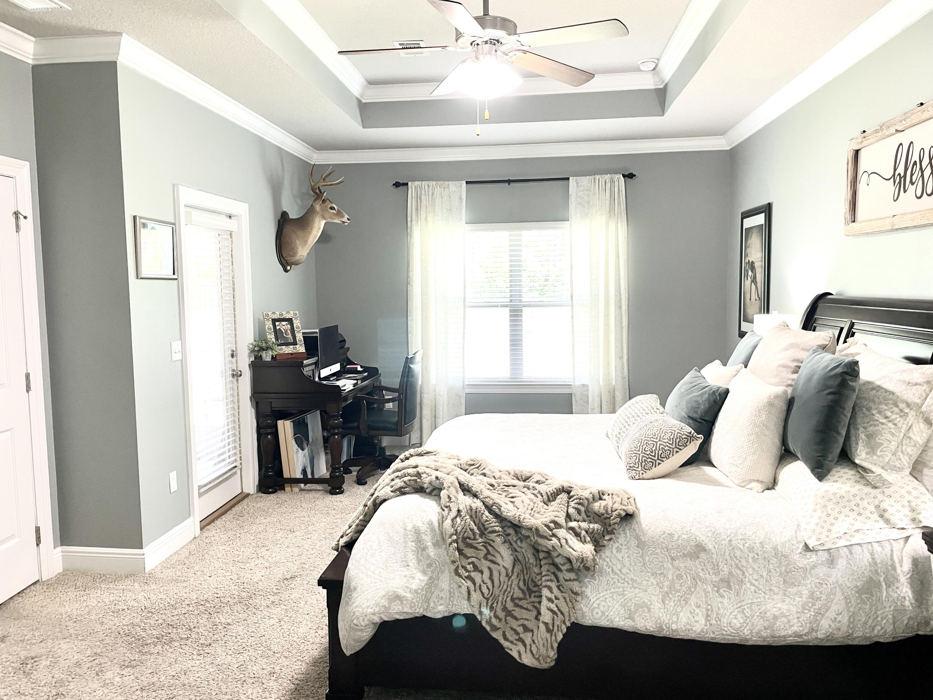 WHISPERING LAKE - Residential