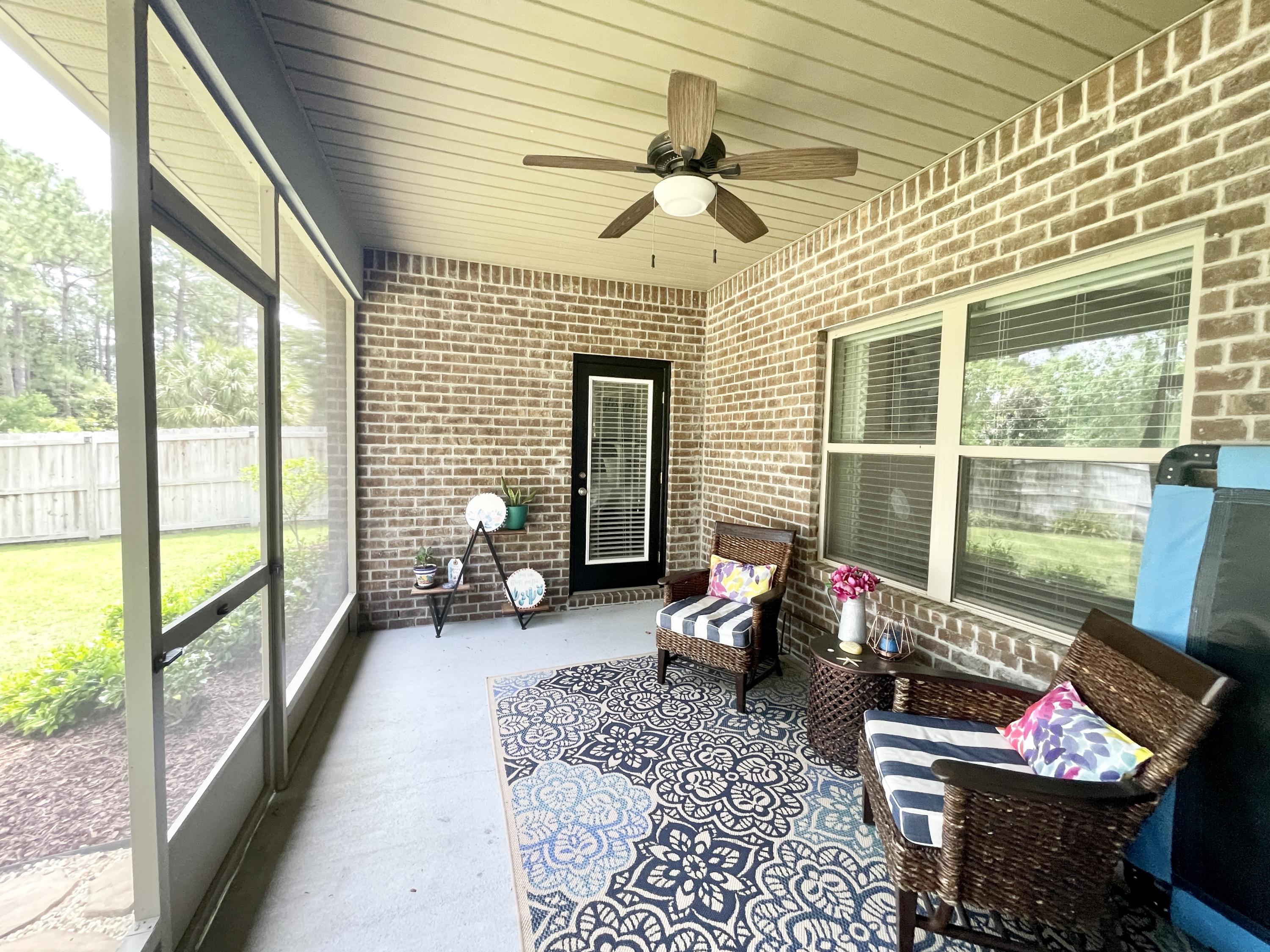 WHISPERING LAKE - Residential