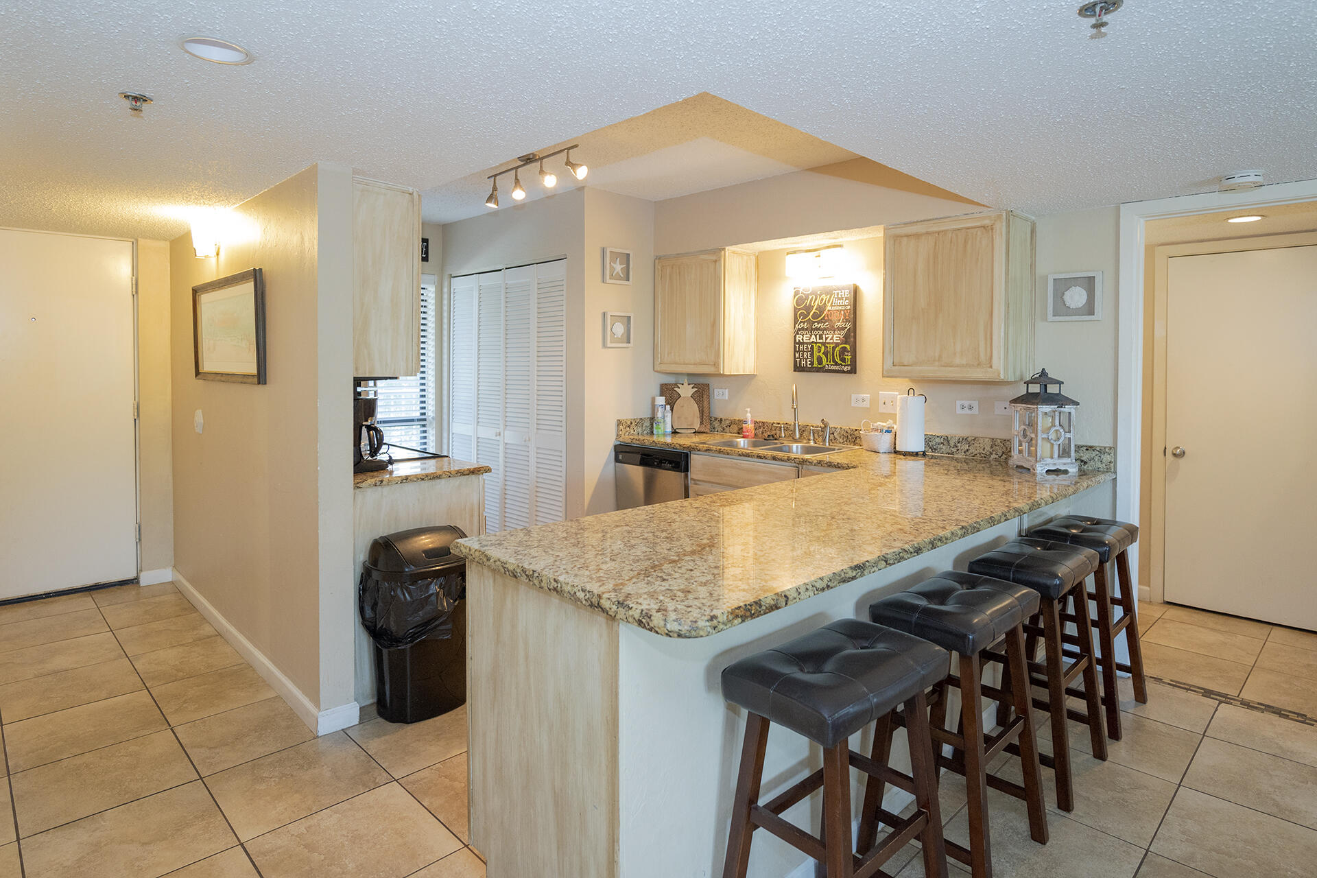 MAINSAIL CONDO PH 3 - Residential