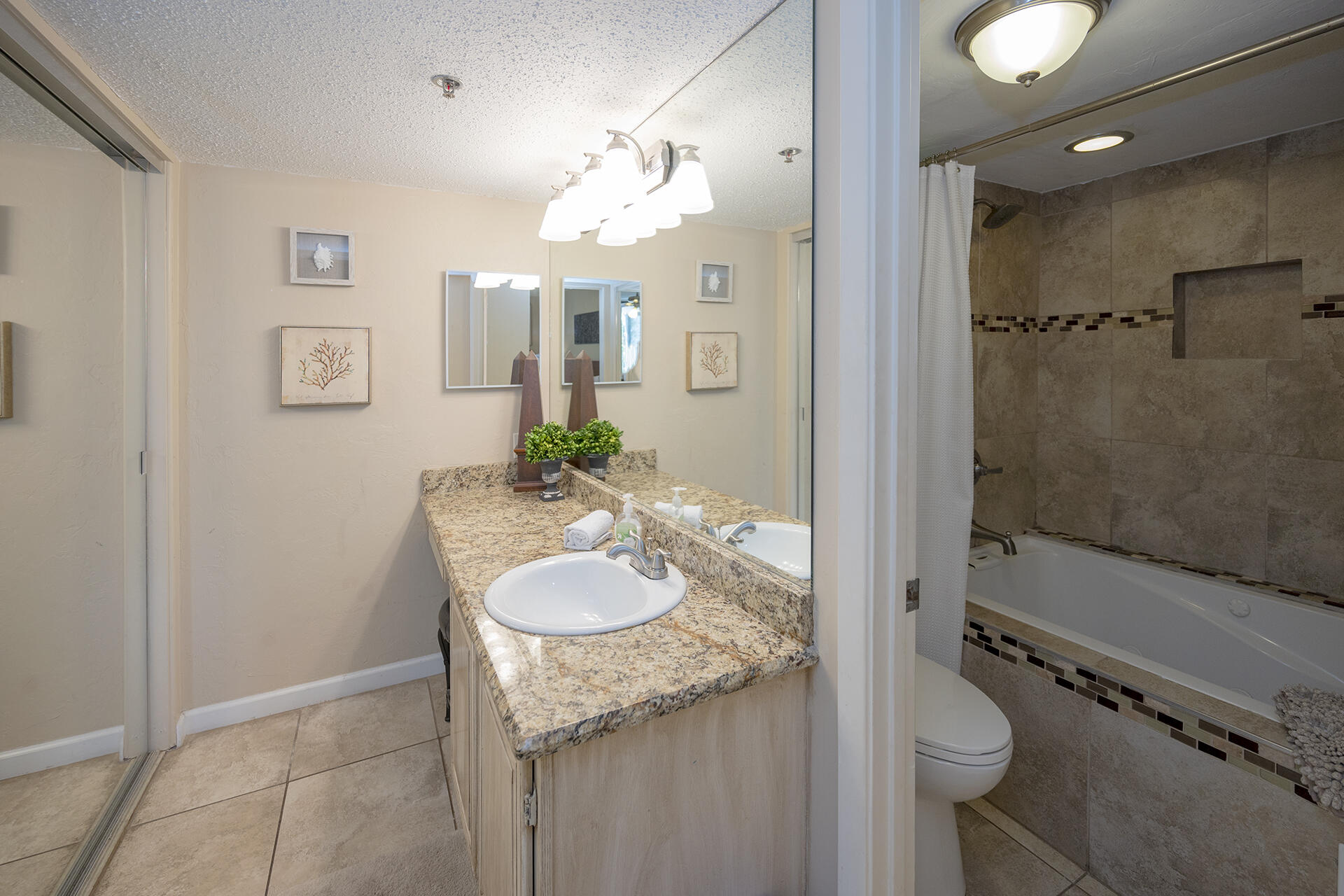 MAINSAIL CONDO PH 3 - Residential