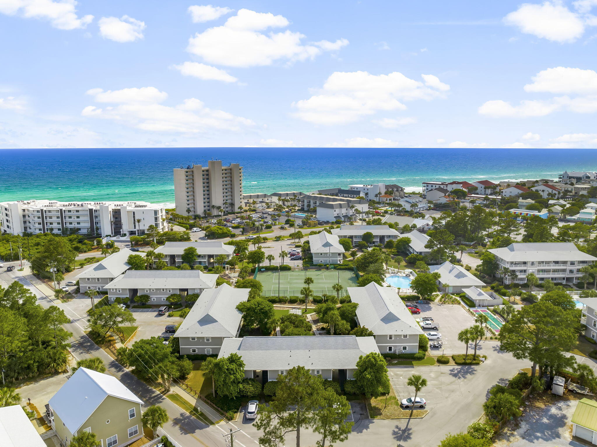 BEACHWOOD VILLAS CONDO - Residential
