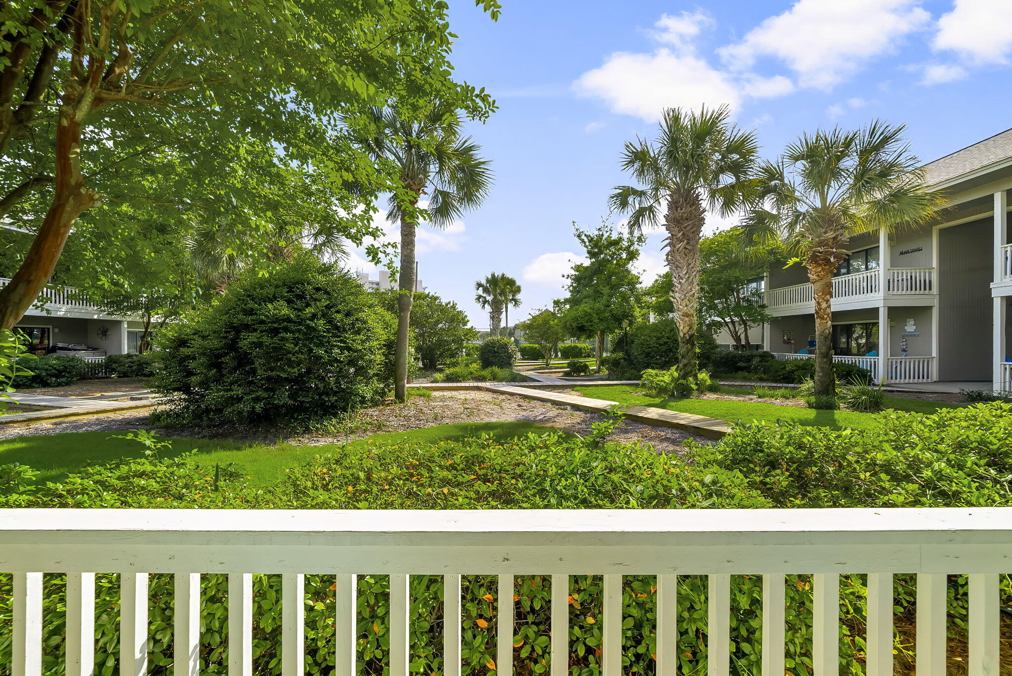BEACHWOOD VILLAS CONDO - Residential