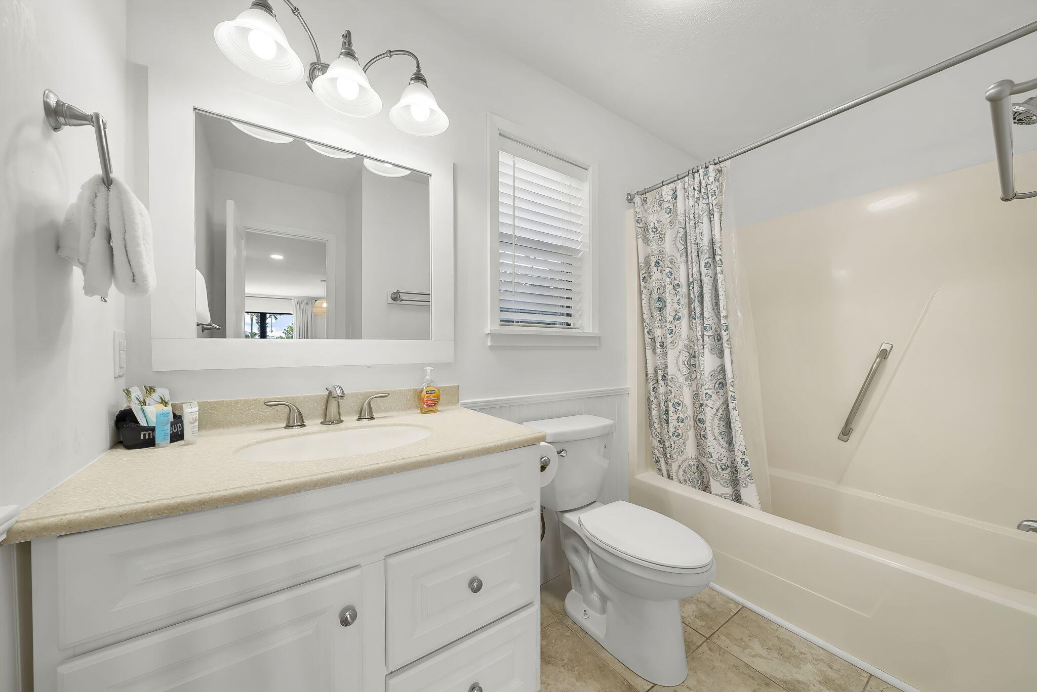 BEACHWOOD VILLAS CONDO - Residential