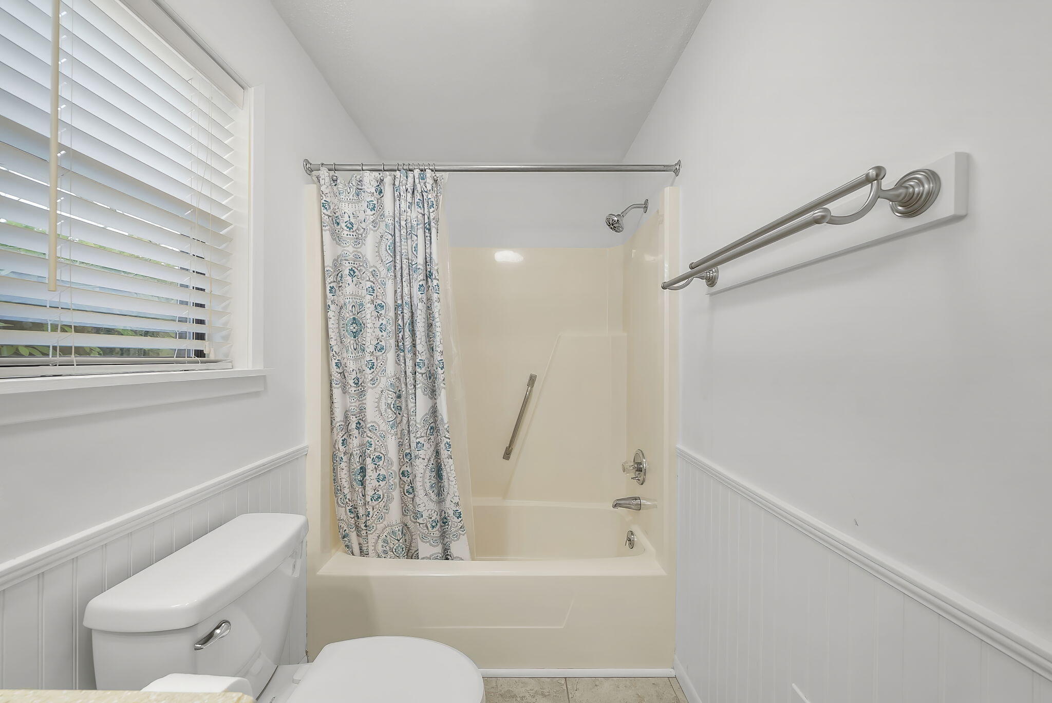 BEACHWOOD VILLAS CONDO - Residential