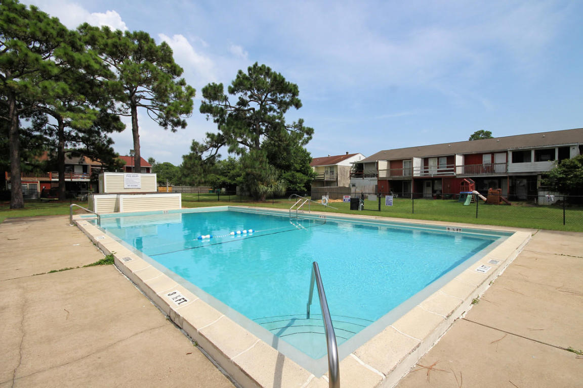Great 2 bedroom 1.5 bath townhome with community pool. Income producing investment and tenant would like to remain. $850/month income.