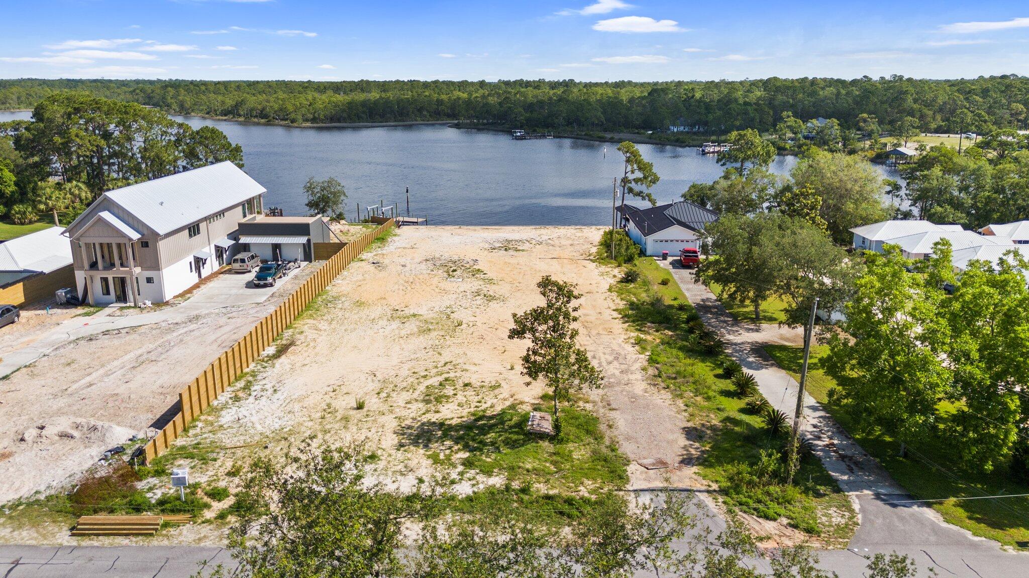 22120 Lakeview Drive
