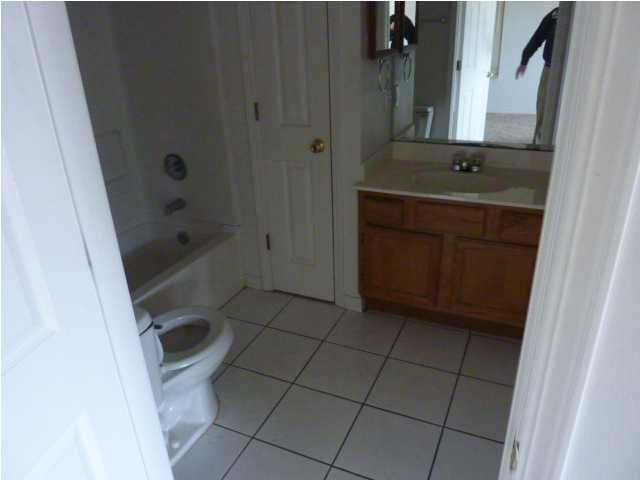 FLOROSA DEL MAR - Residential Lease
