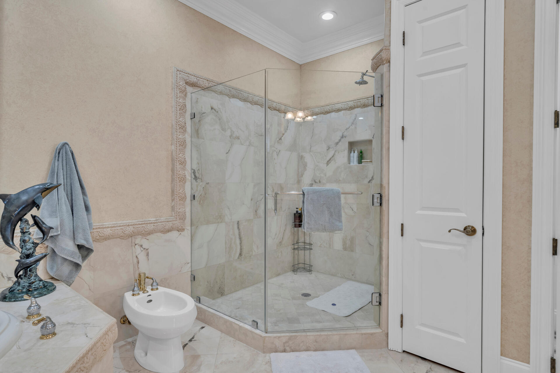 TRANQUIL HARBOR - Residential