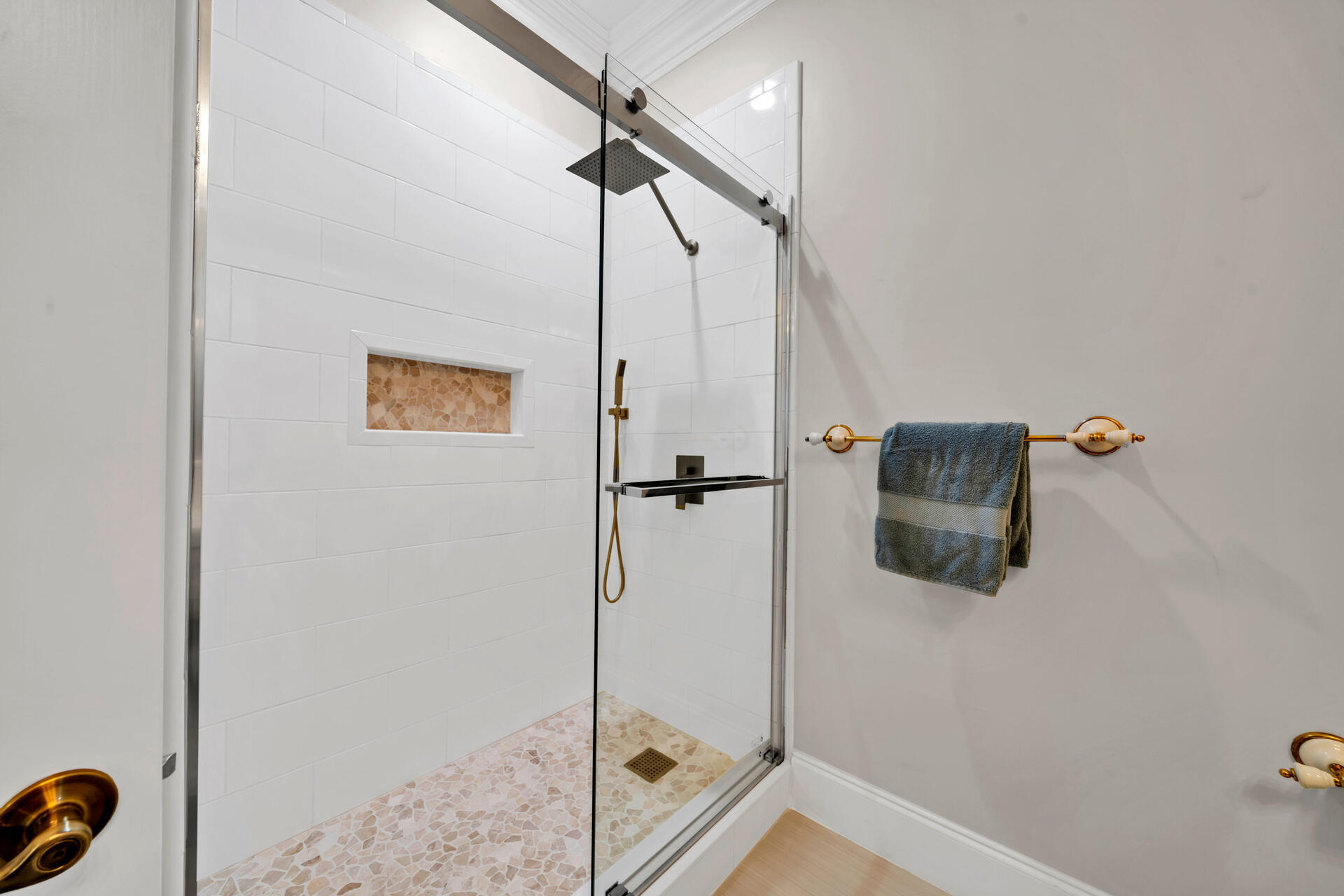 TRANQUIL HARBOR - Residential