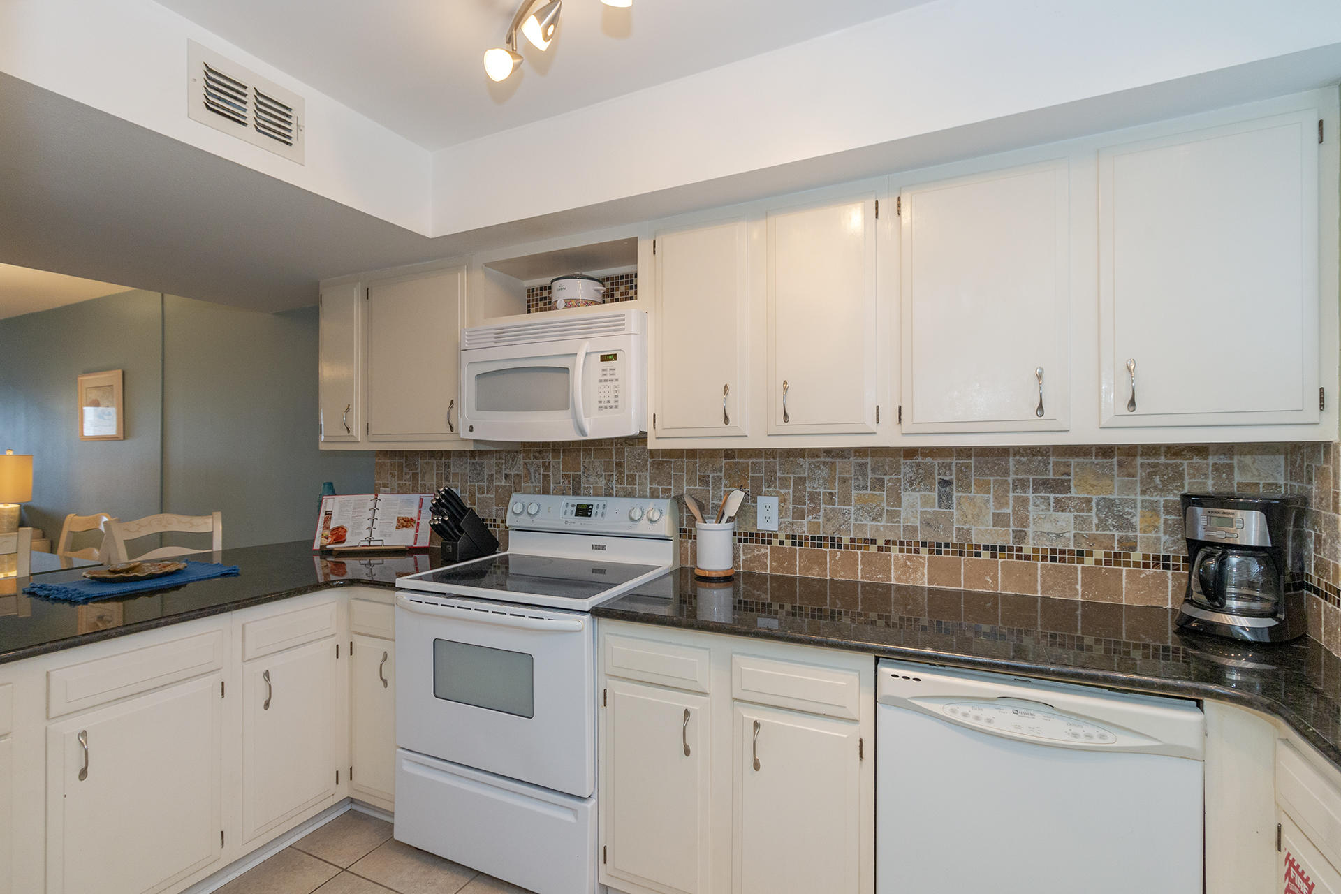 EL MATADOR CONDO - Residential