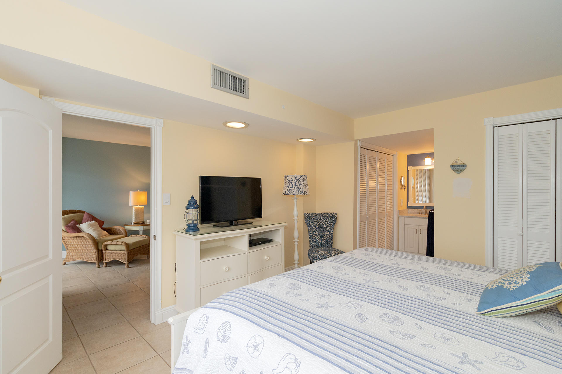 EL MATADOR CONDO - Residential