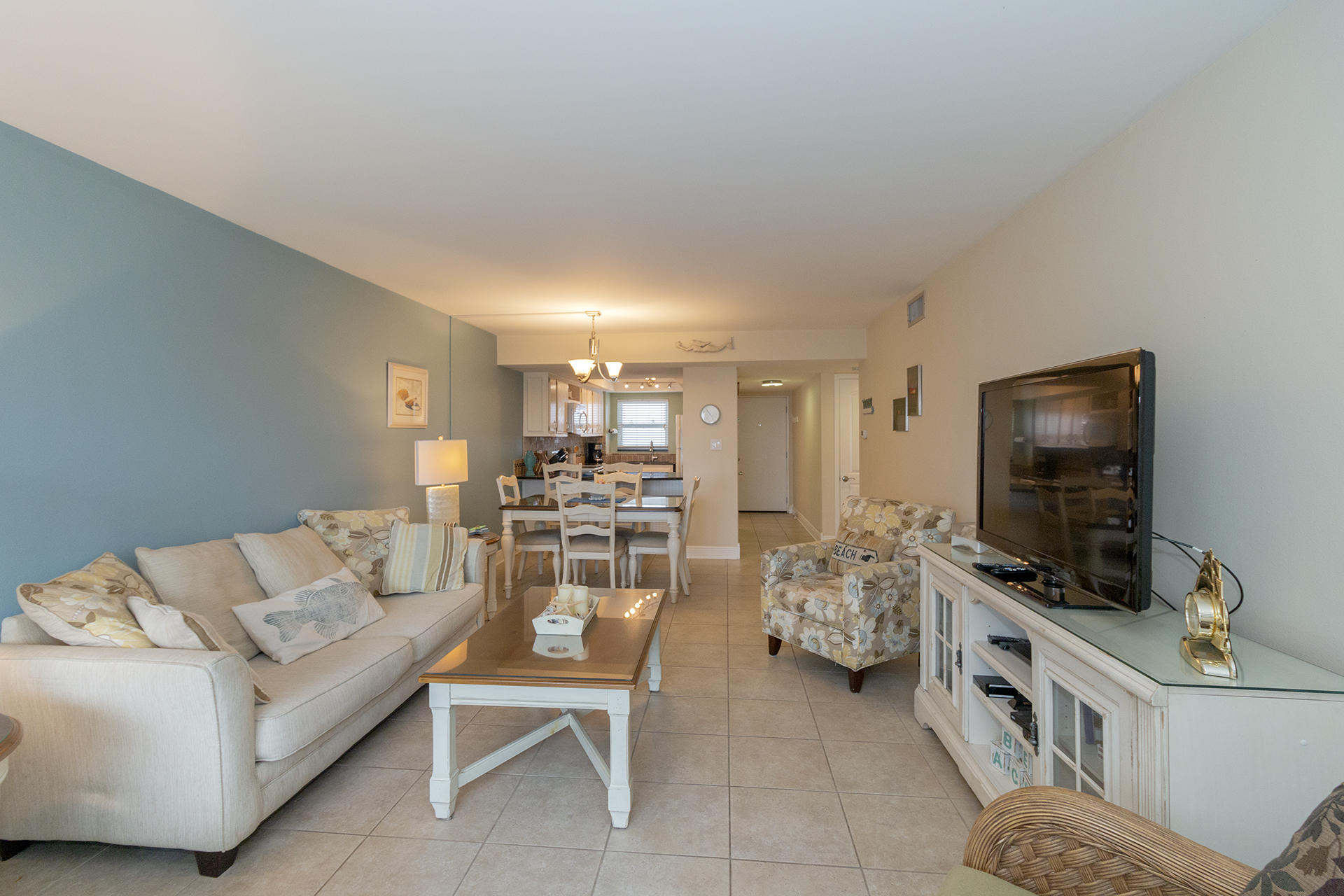 EL MATADOR CONDO - Residential