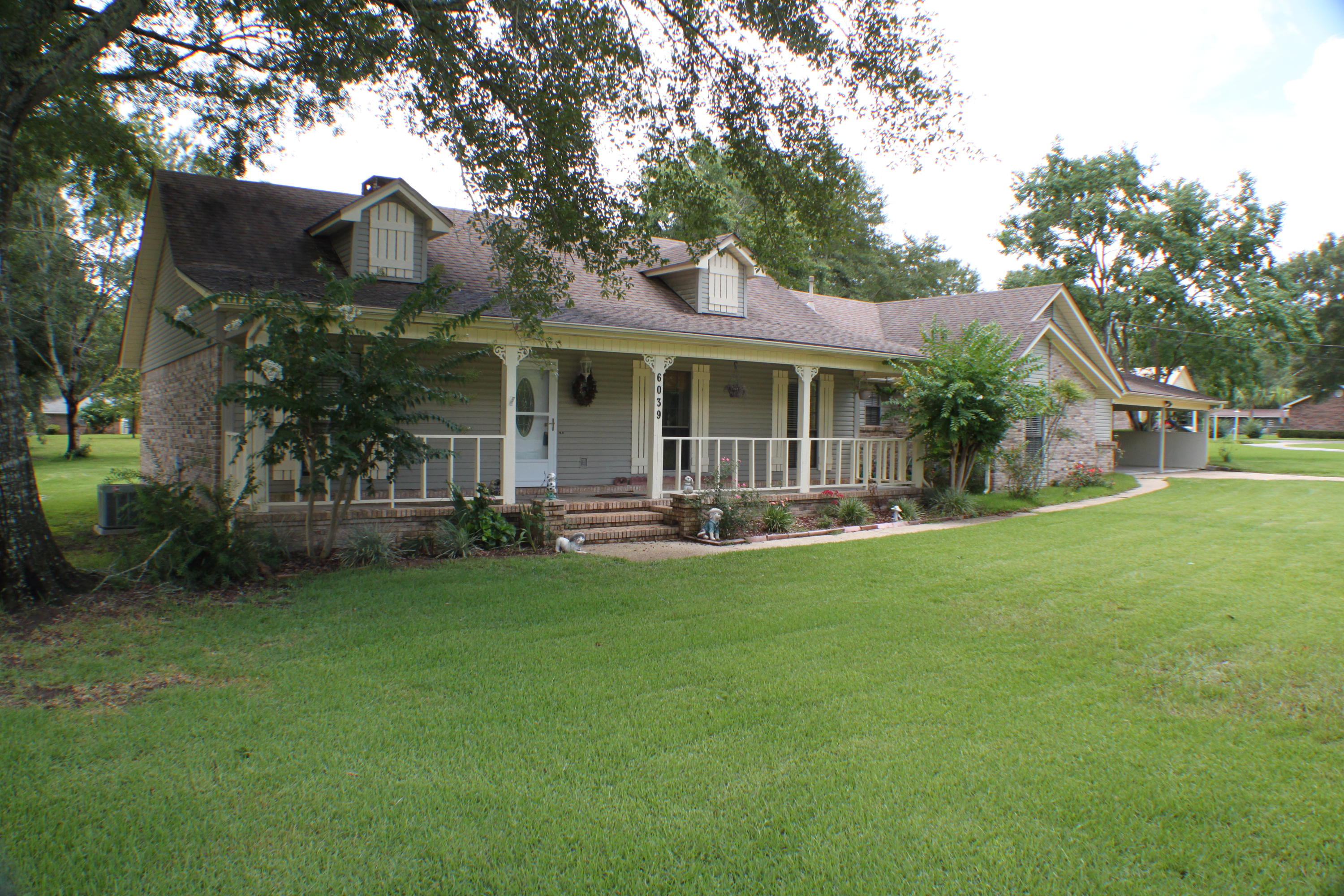 HOLLY HILLS - Residential