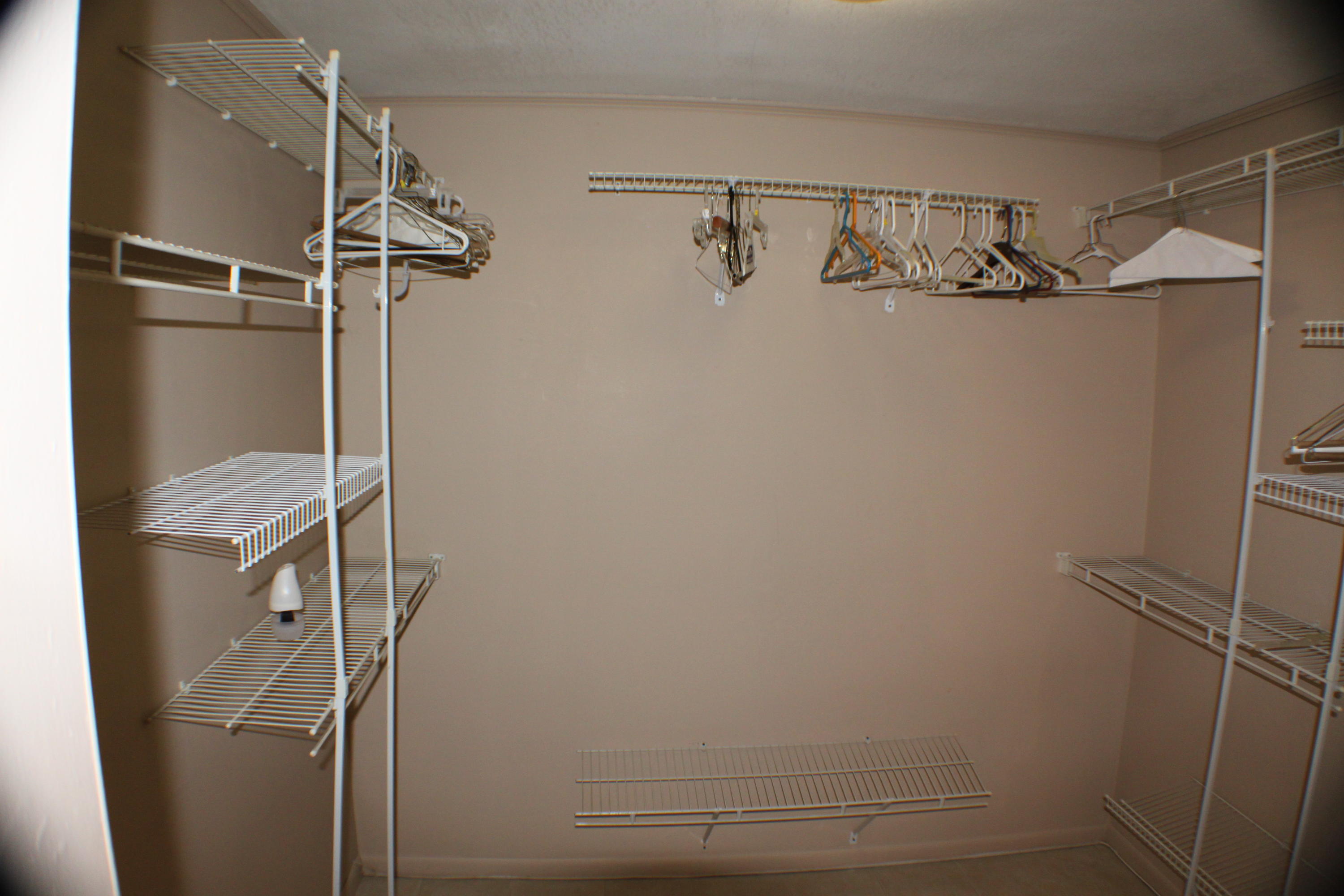 HOLLY HILLS - Residential