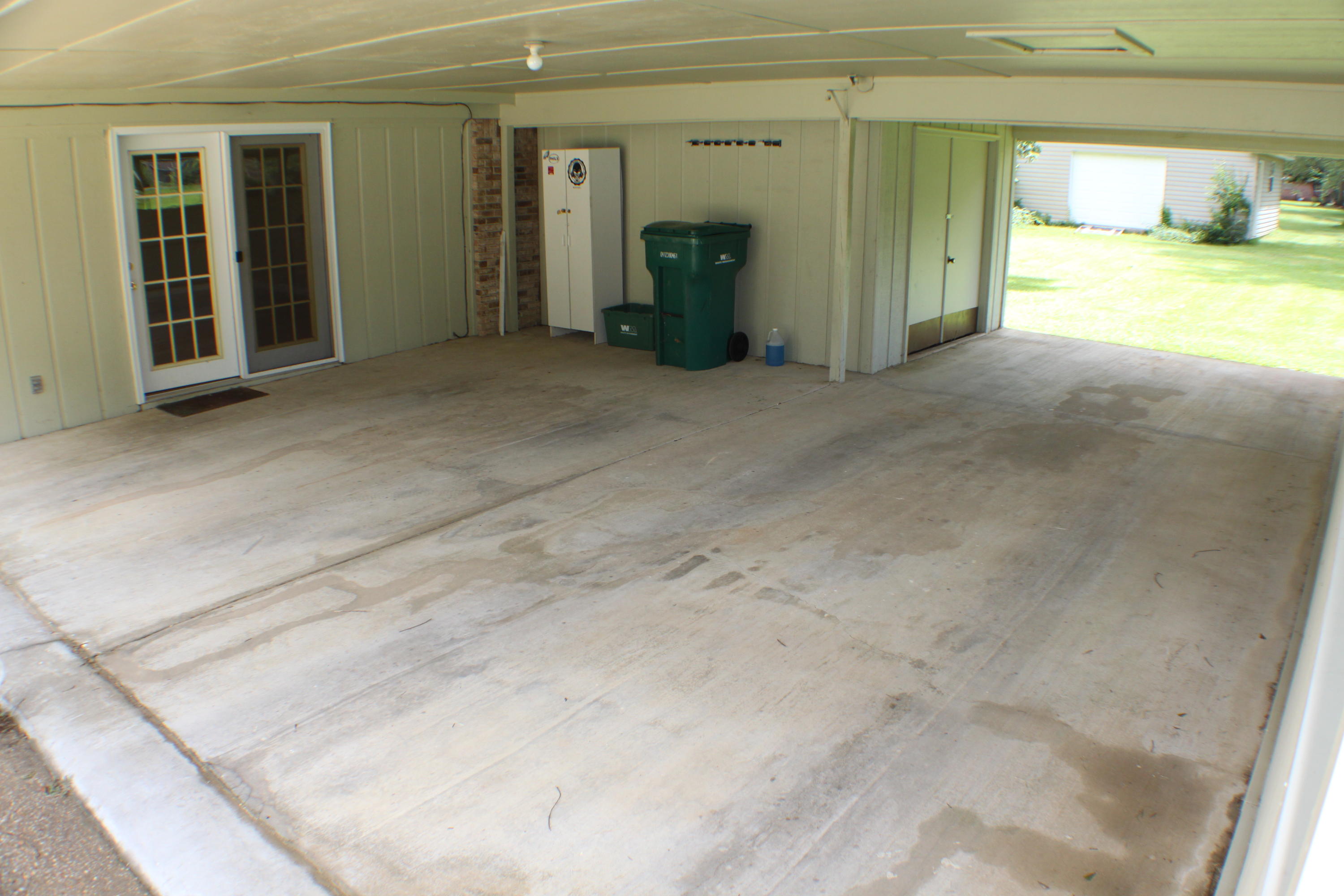 HOLLY HILLS - Residential