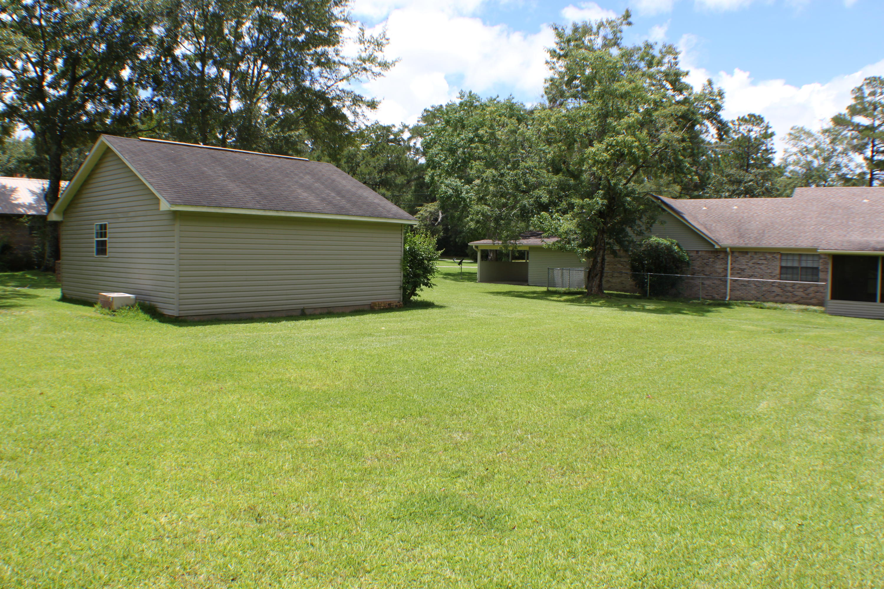 HOLLY HILLS - Residential