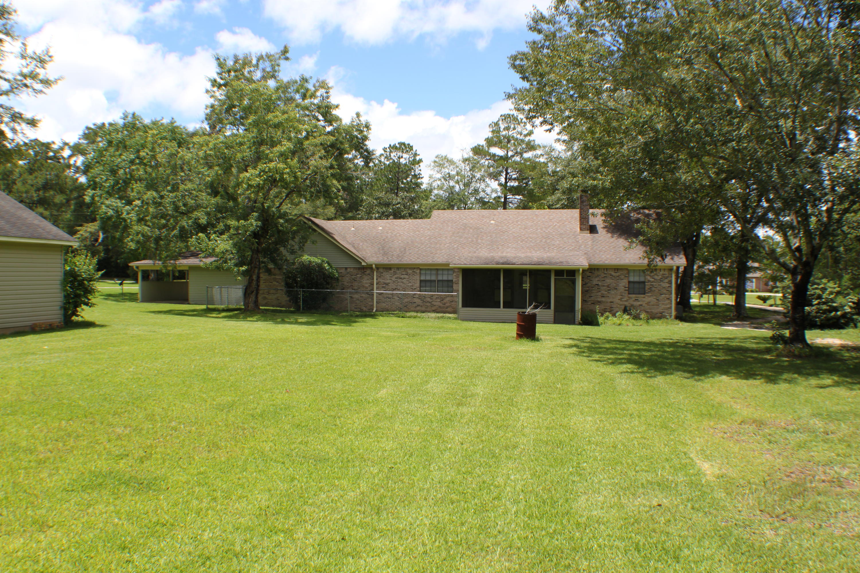 HOLLY HILLS - Residential