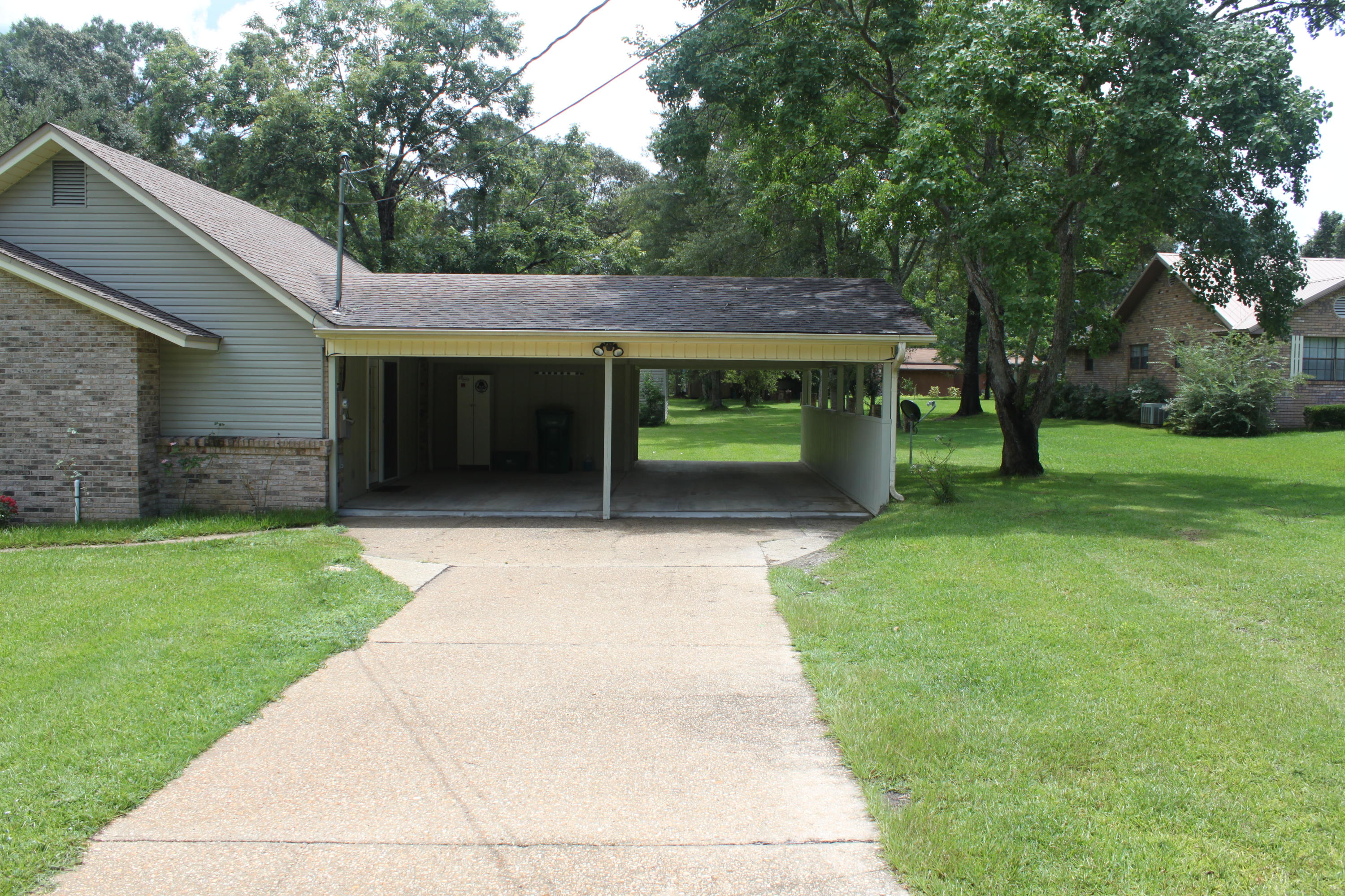 HOLLY HILLS - Residential