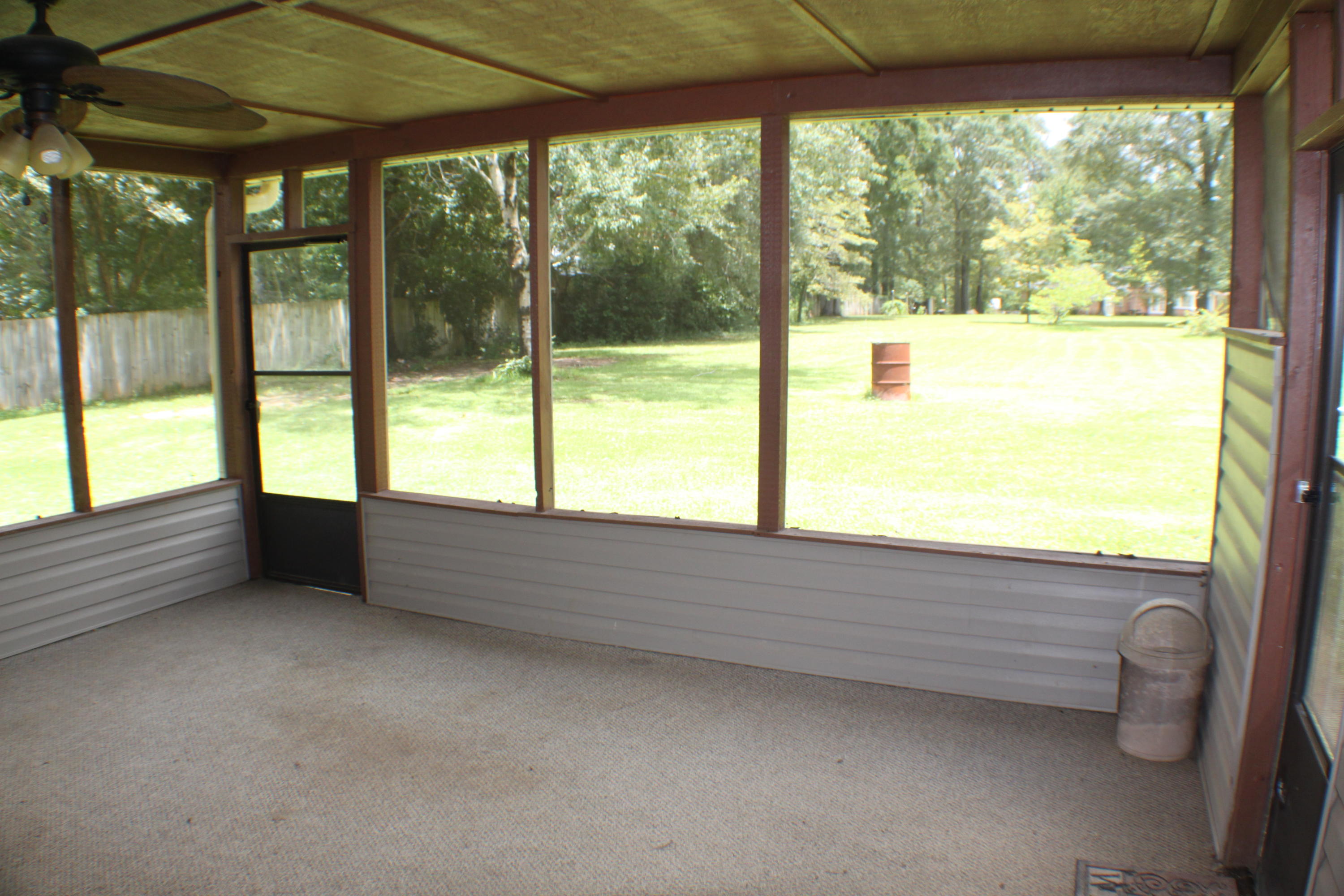 HOLLY HILLS - Residential