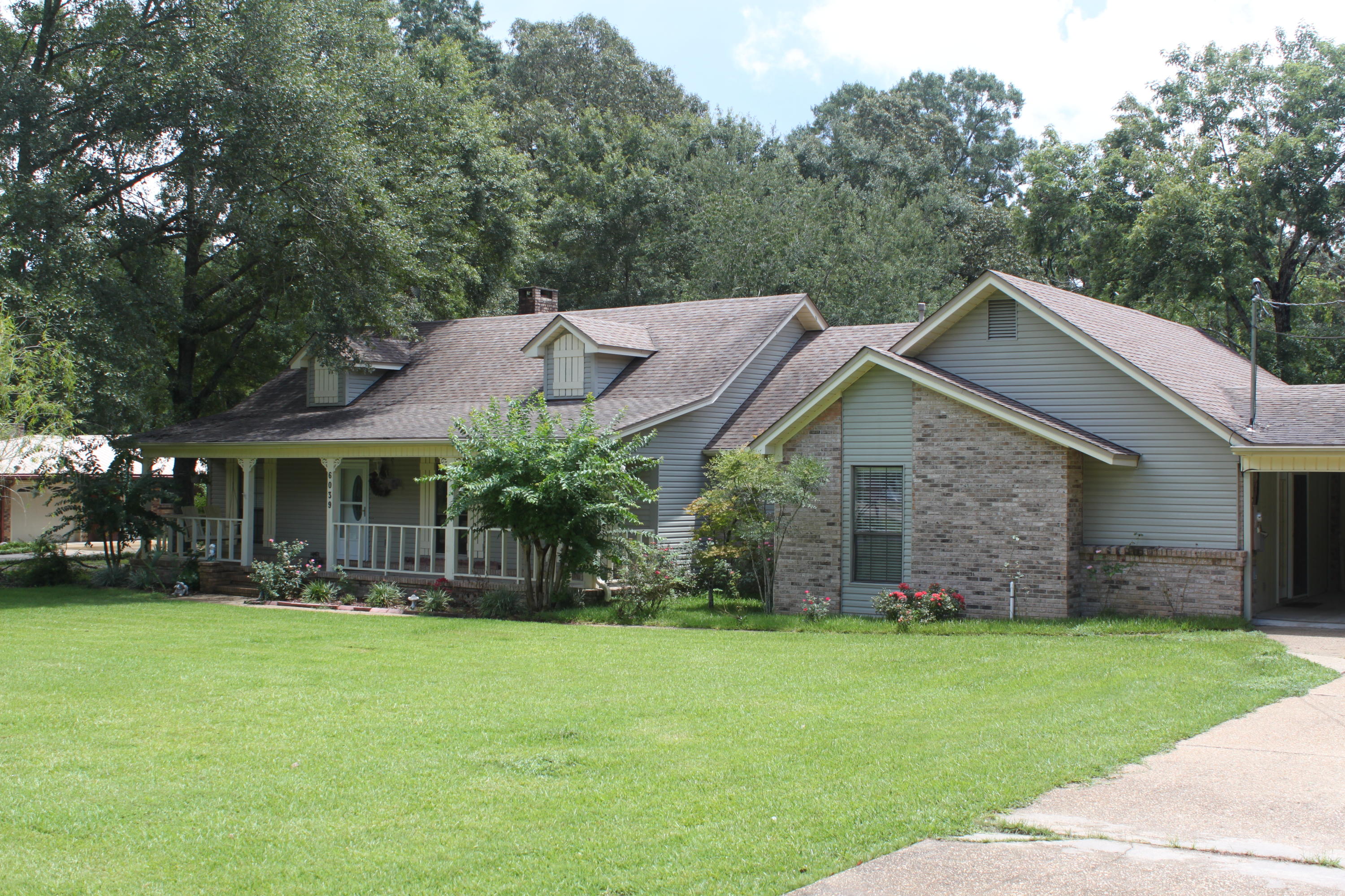 HOLLY HILLS - Residential