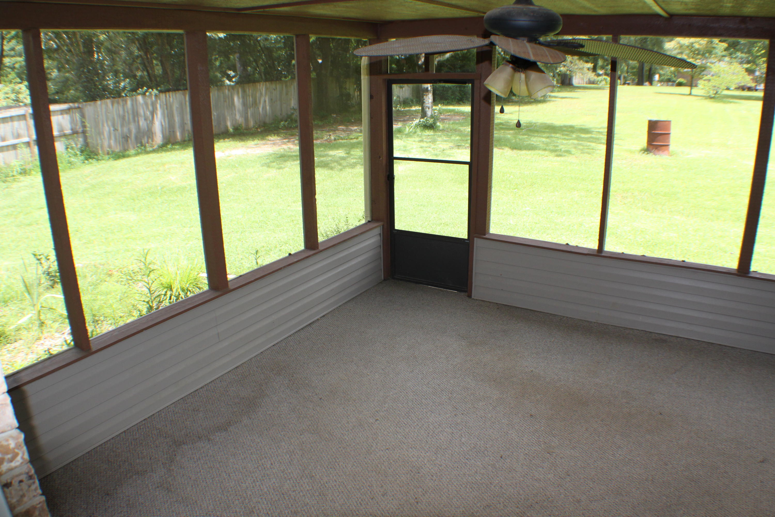 HOLLY HILLS - Residential