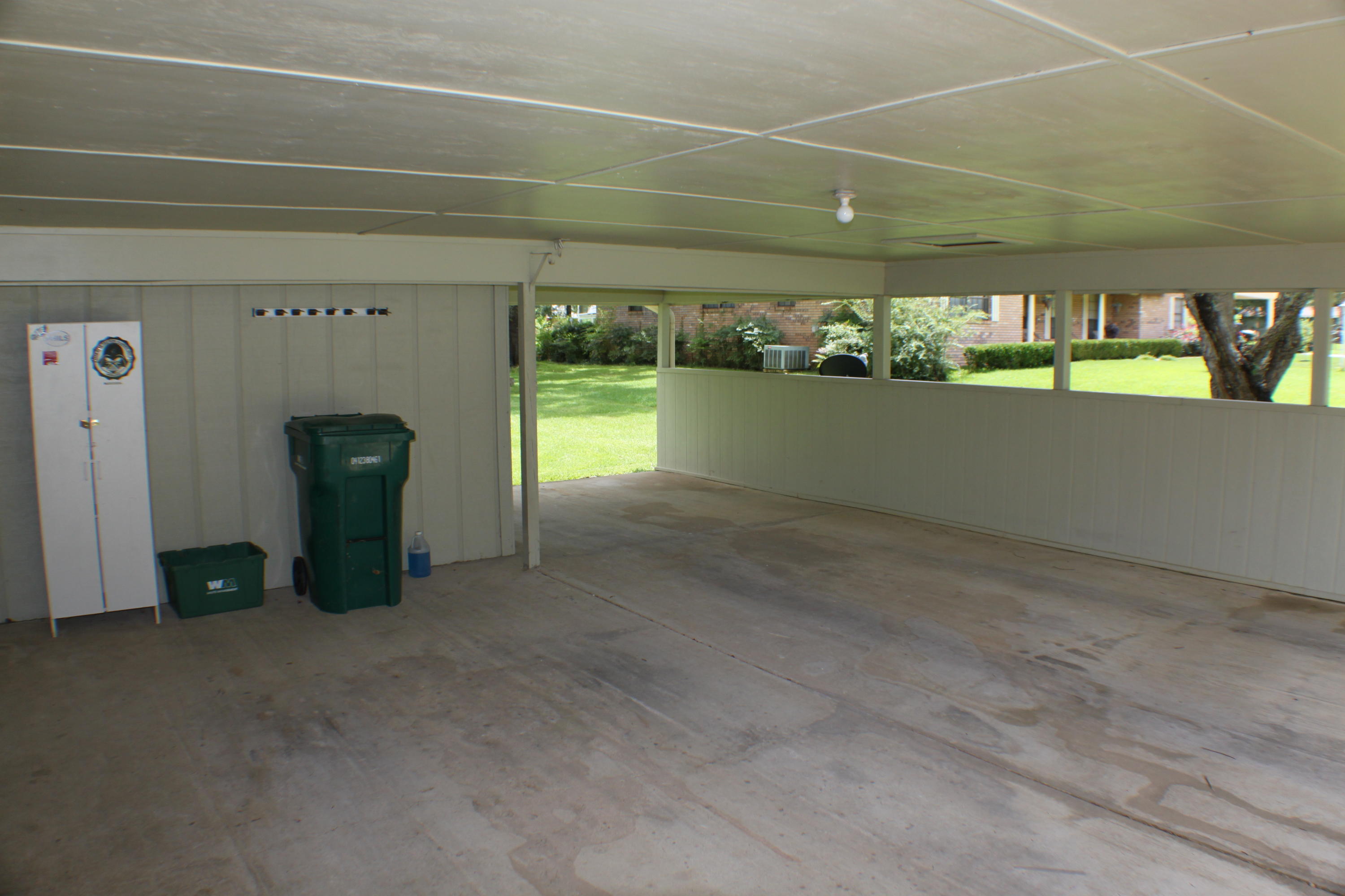 HOLLY HILLS - Residential