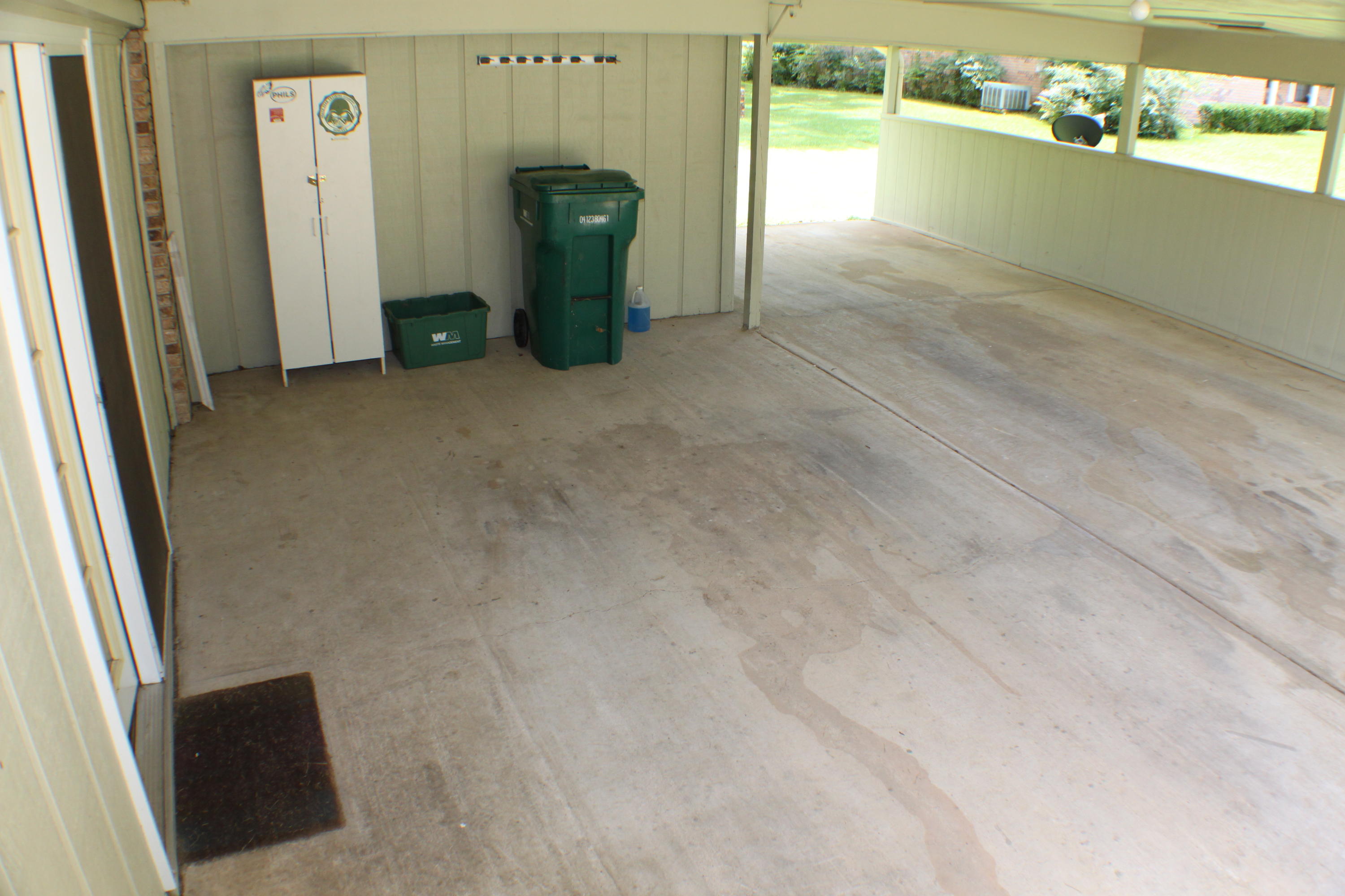 HOLLY HILLS - Residential