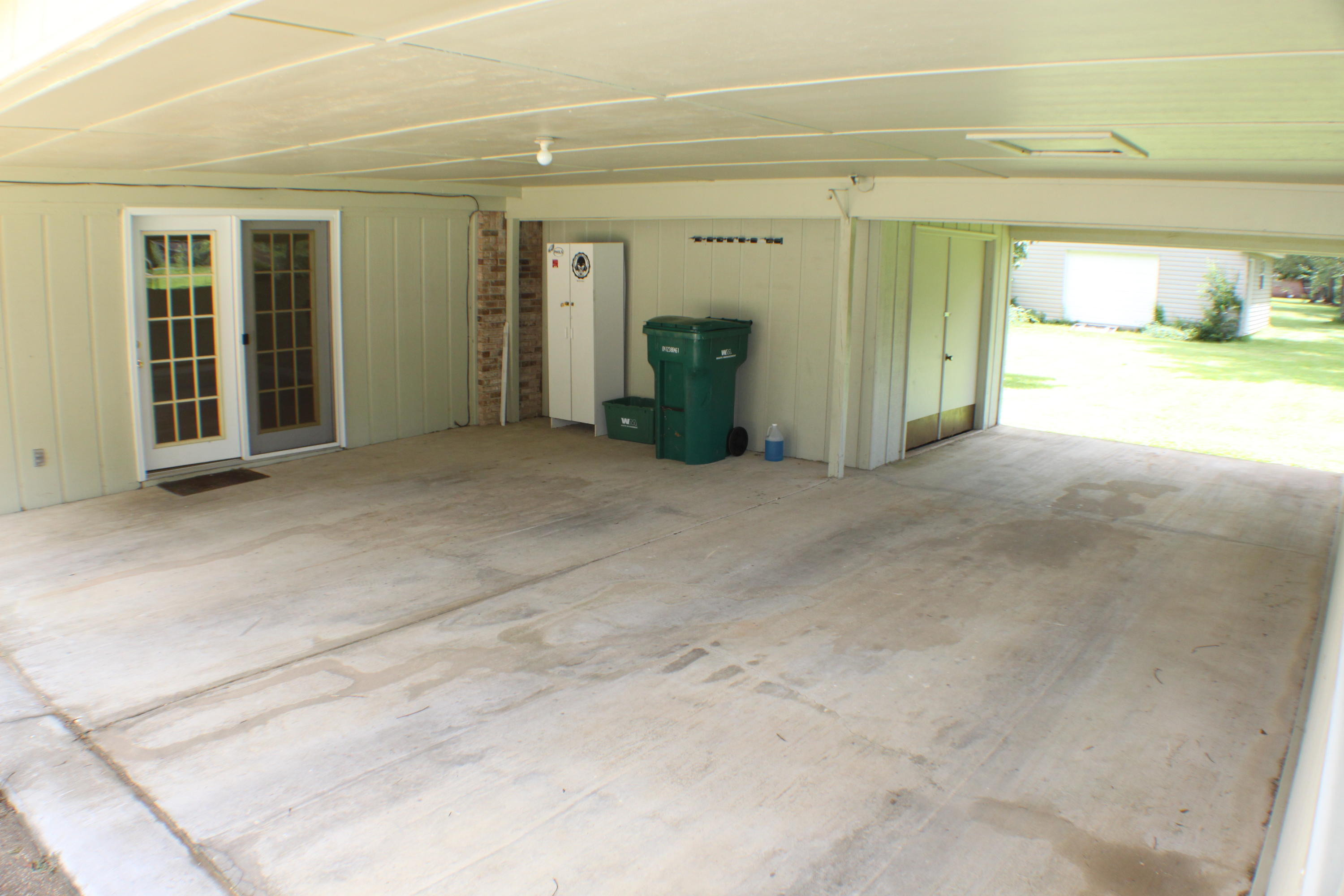 HOLLY HILLS - Residential