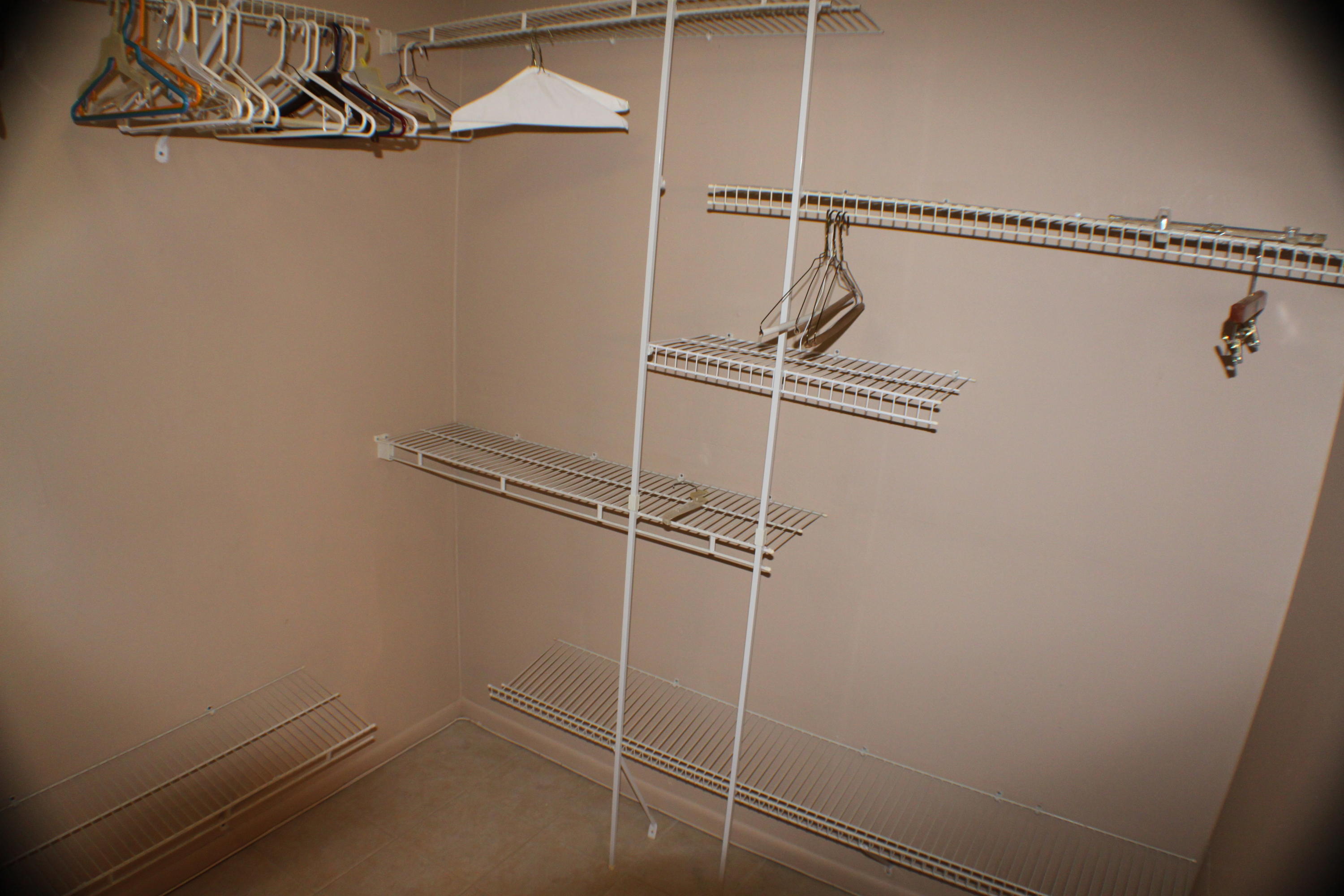 HOLLY HILLS - Residential