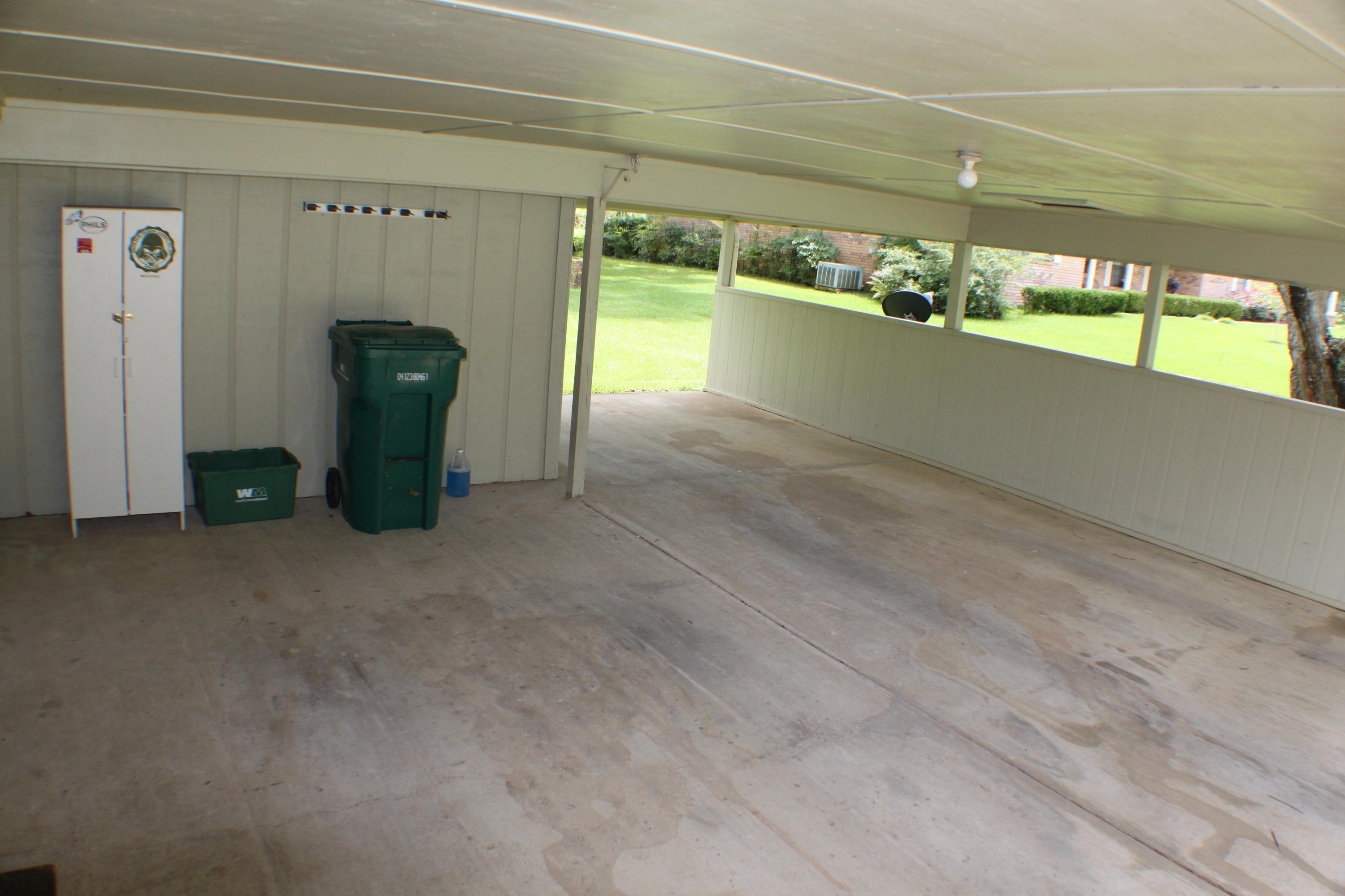 HOLLY HILLS - Residential