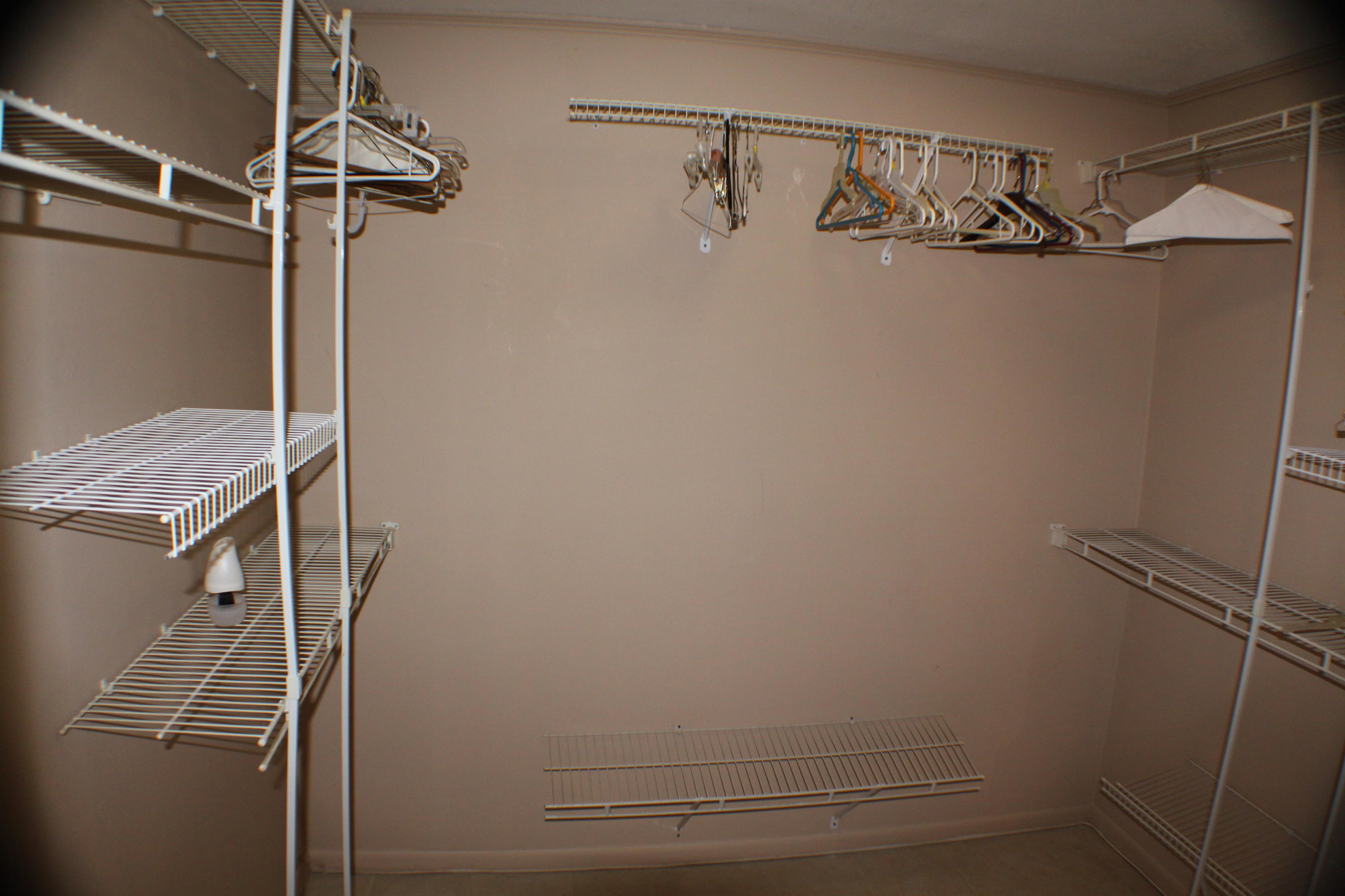 HOLLY HILLS - Residential