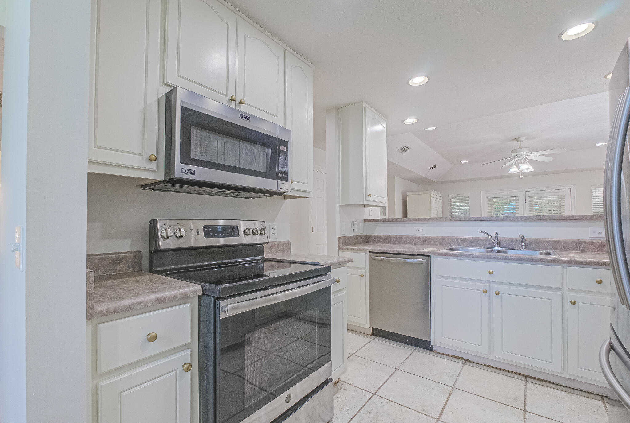 RIVIERA BEACH - Residential