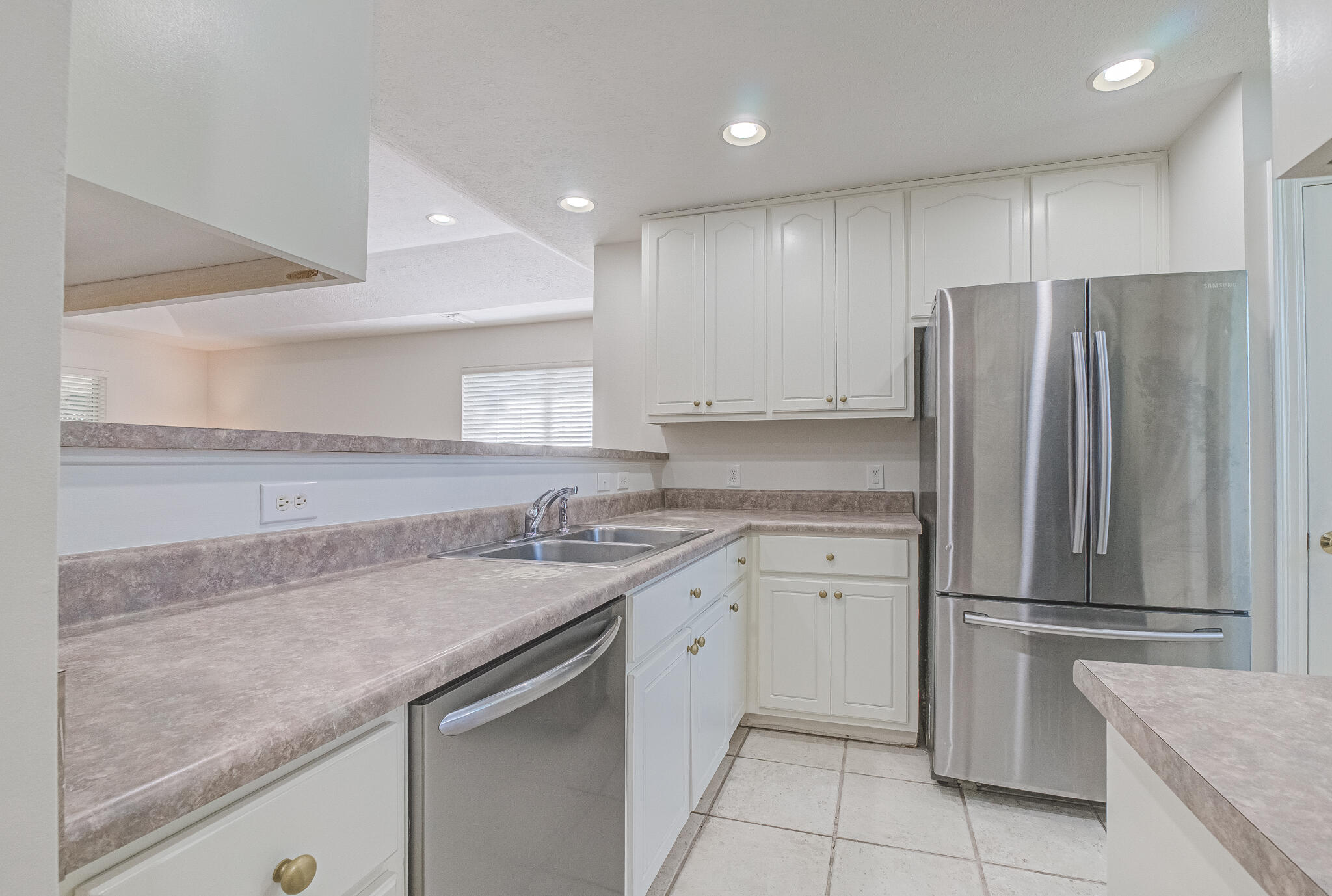 RIVIERA BEACH - Residential