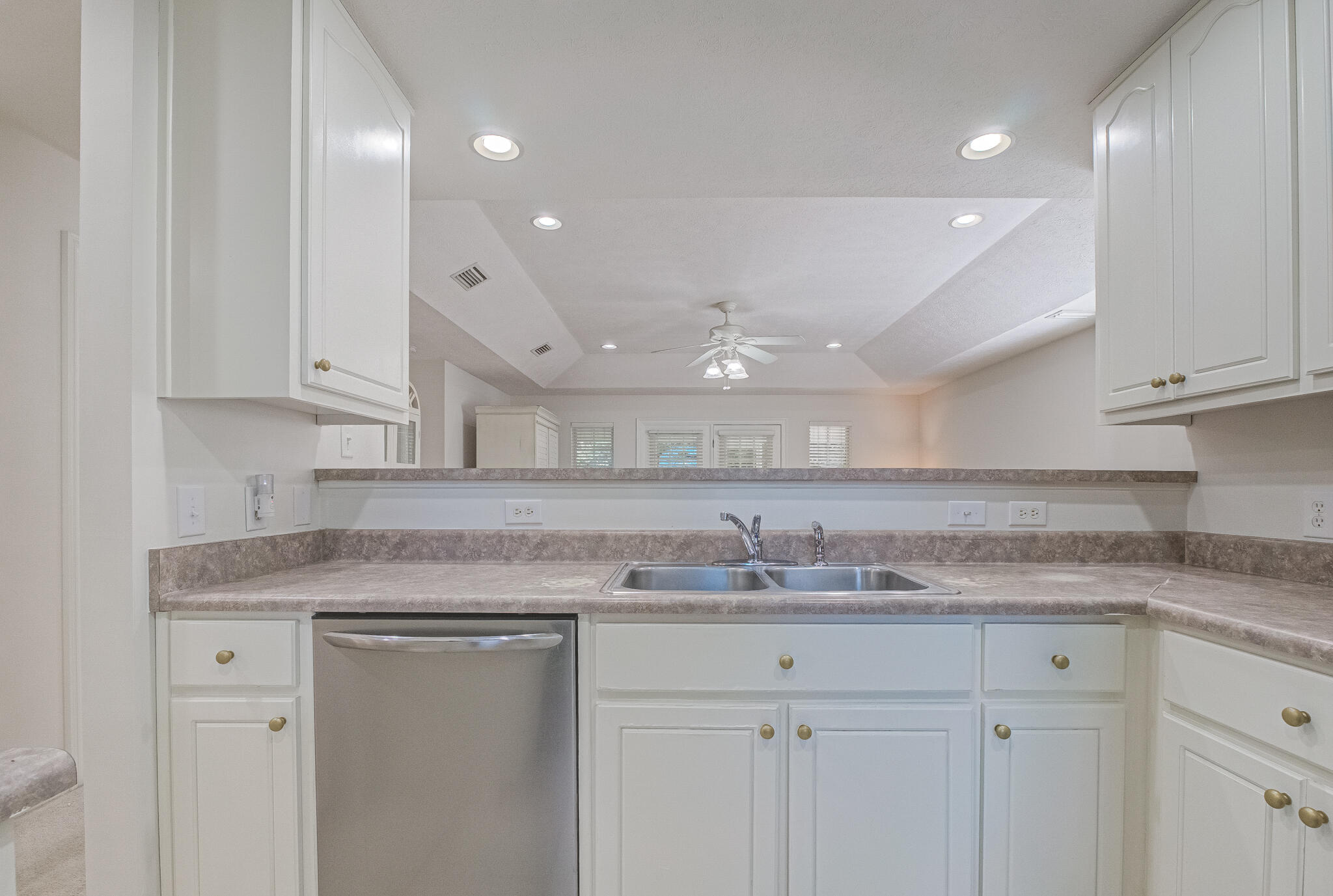RIVIERA BEACH - Residential