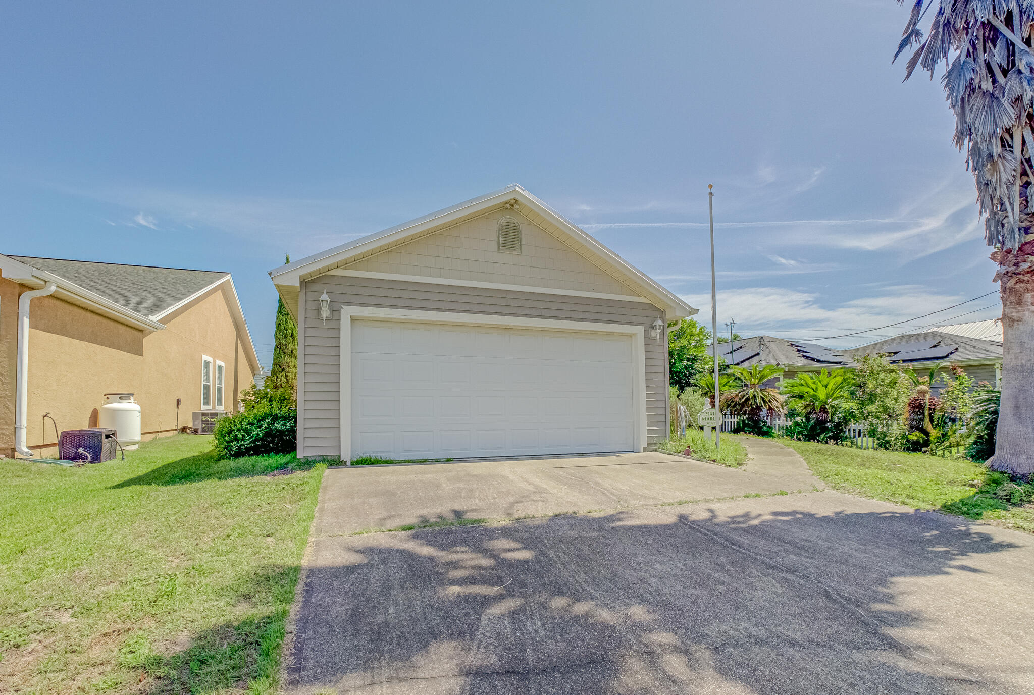 RIVIERA BEACH - Residential