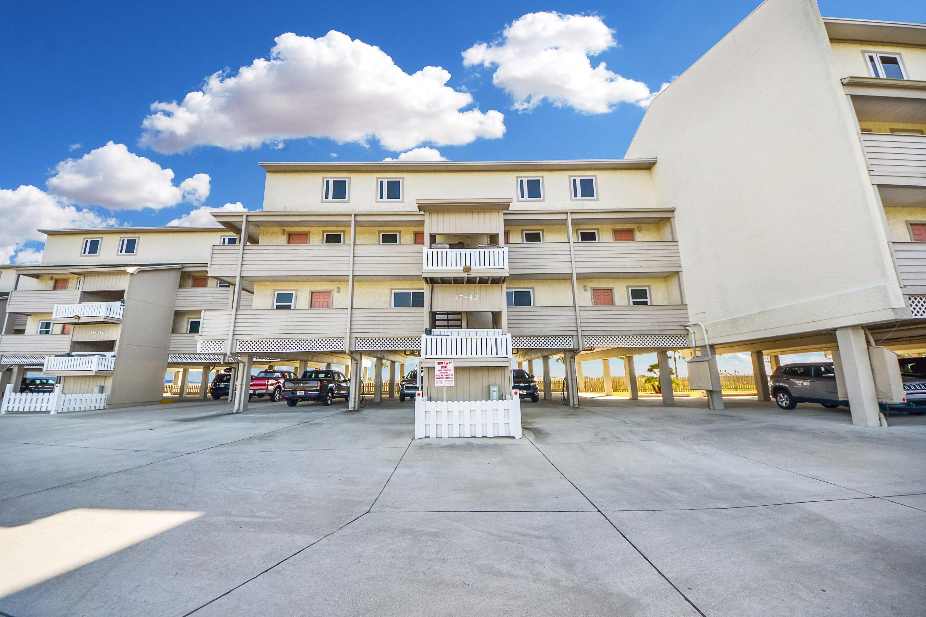 RAMSGATE HARBOUR PH 3 CONDO - Residential