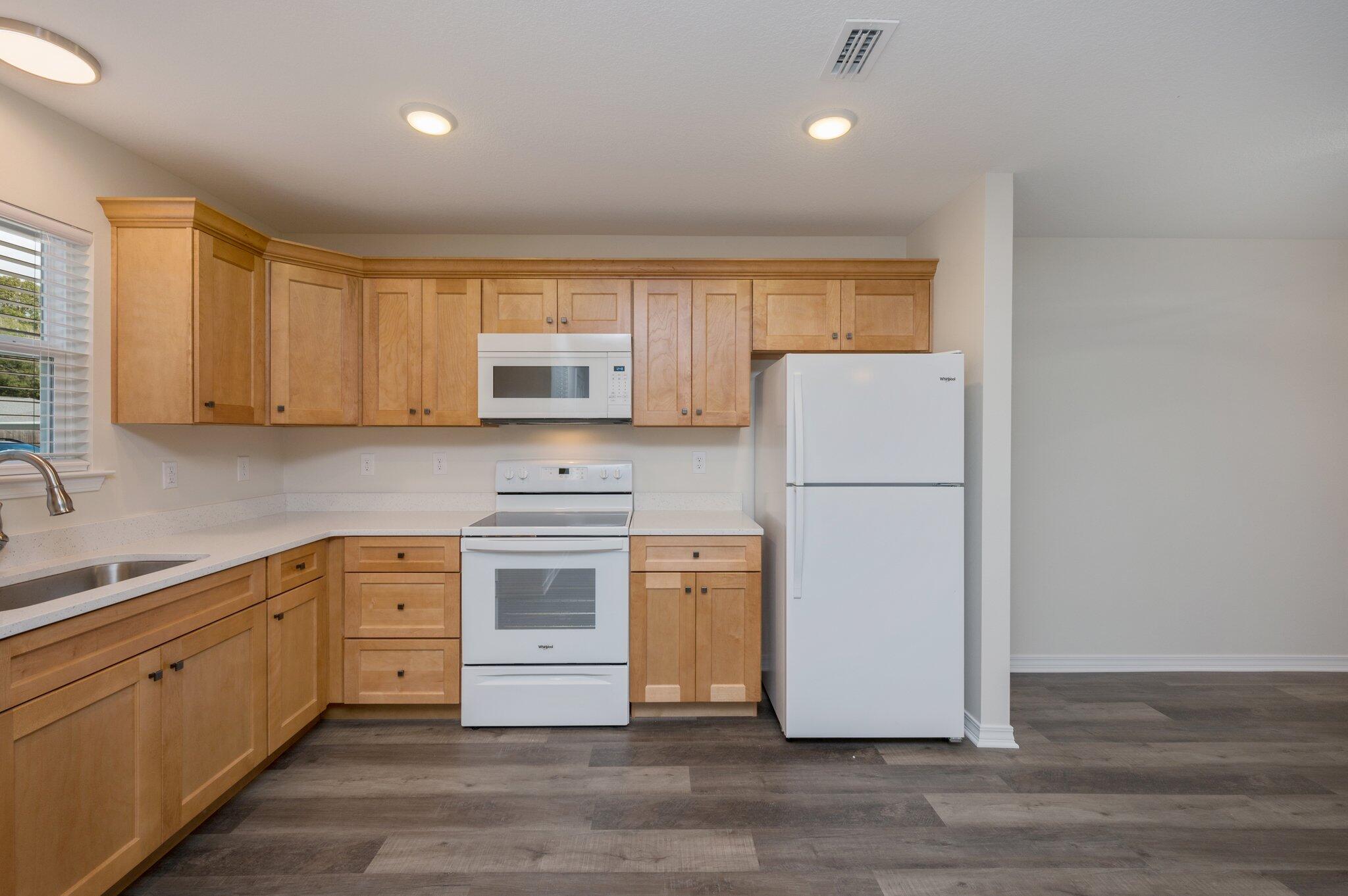 OAKDALE MINI FARMS - Residential Lease