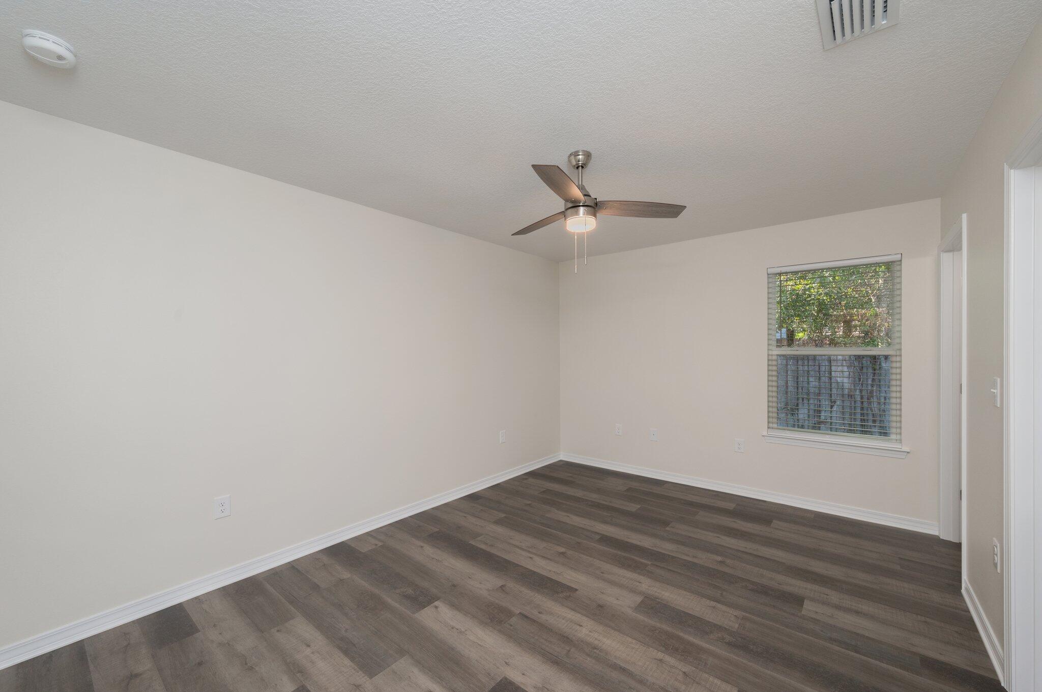 OAKDALE MINI FARMS - Residential Lease