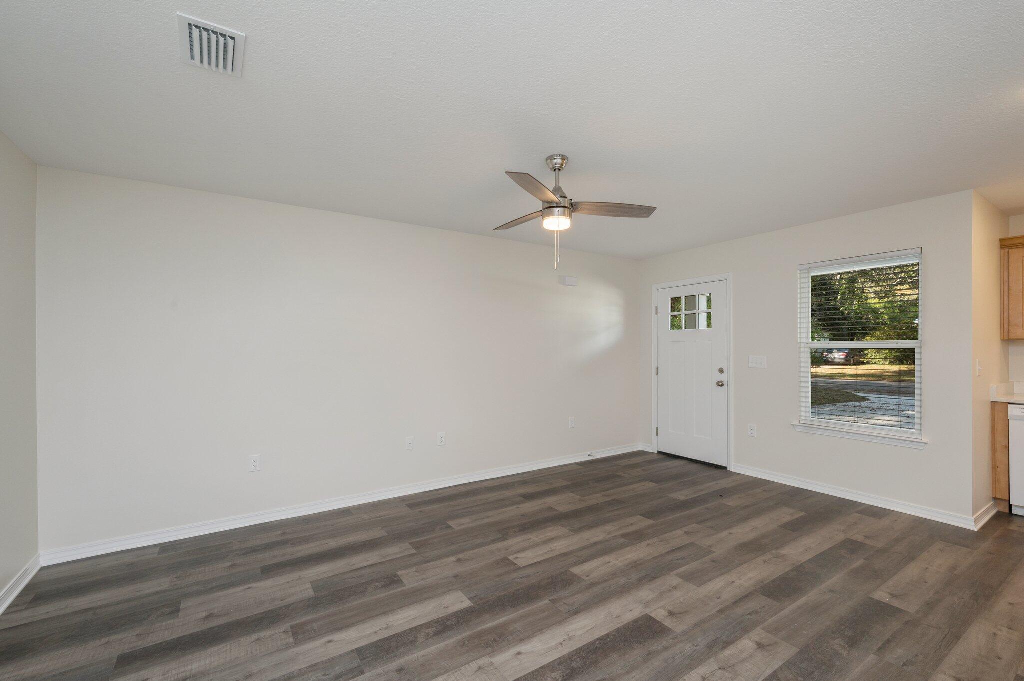 OAKDALE MINI FARMS - Residential Lease